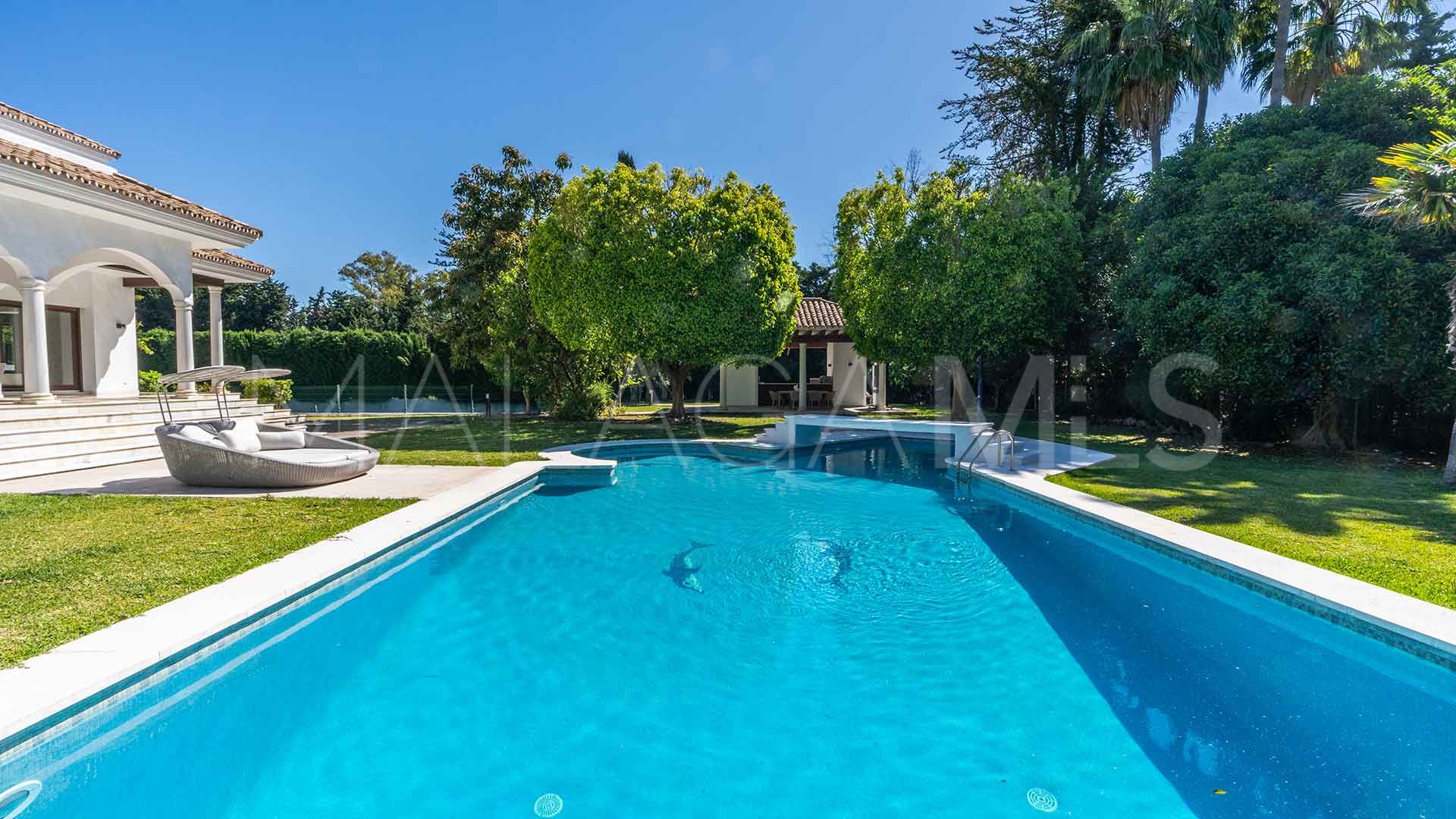 Villa for sale in Guadalmina Baja