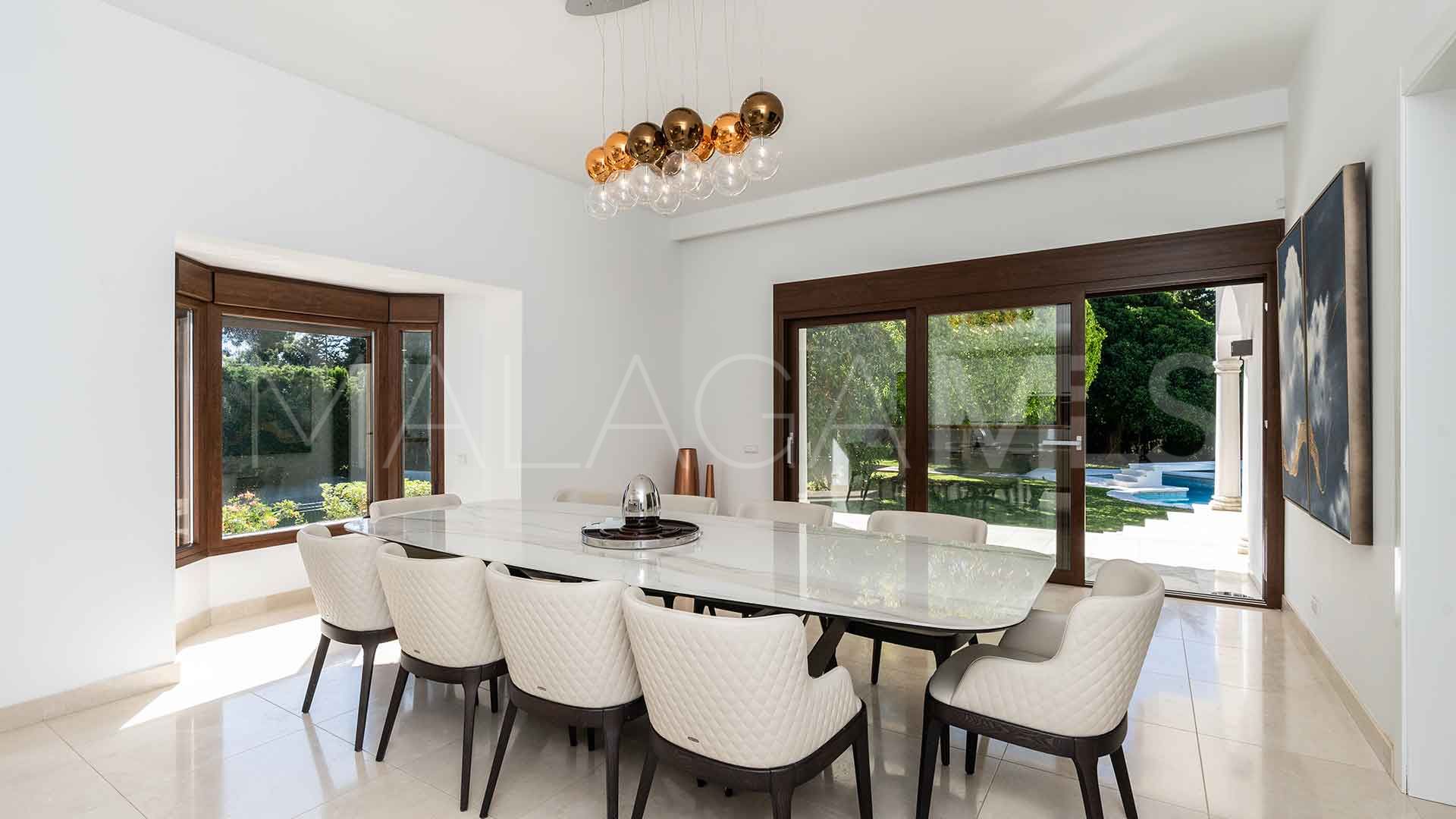 Villa for sale in Guadalmina Baja