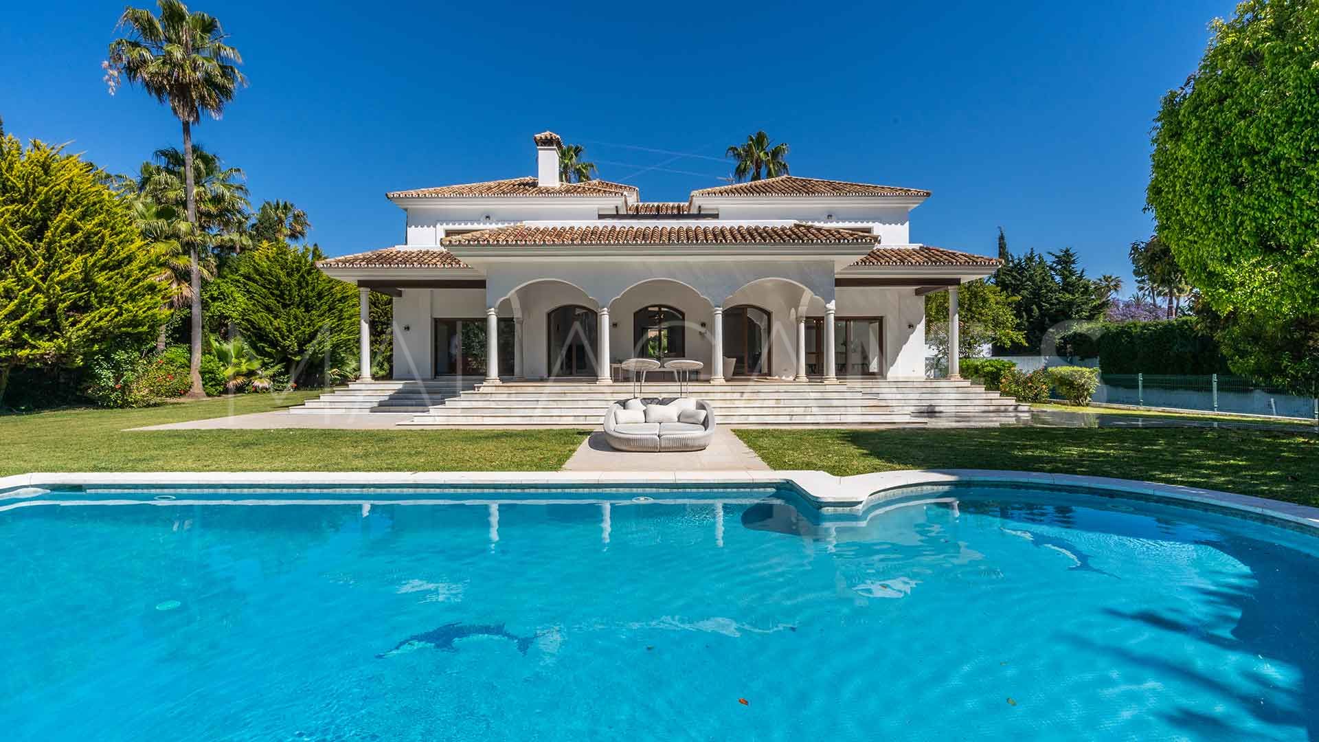 Villa for sale in Guadalmina Baja
