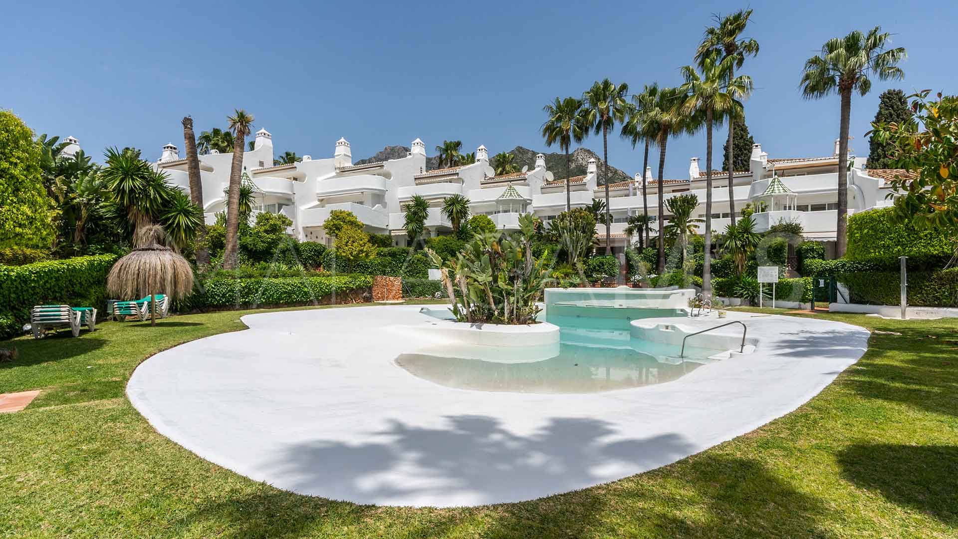 Radhus for sale in Marbella Golden Mile