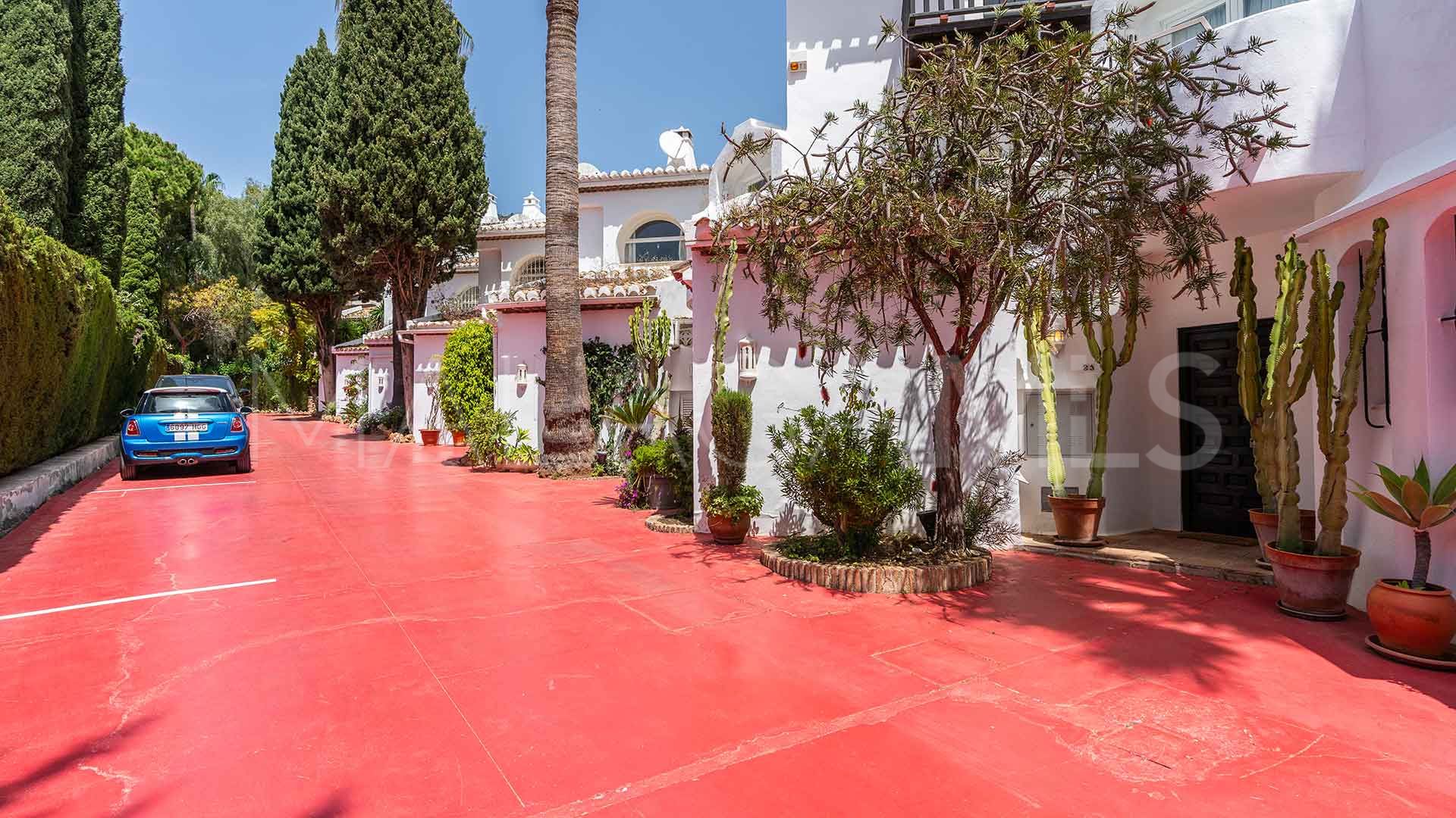 Radhus for sale in Marbella Golden Mile