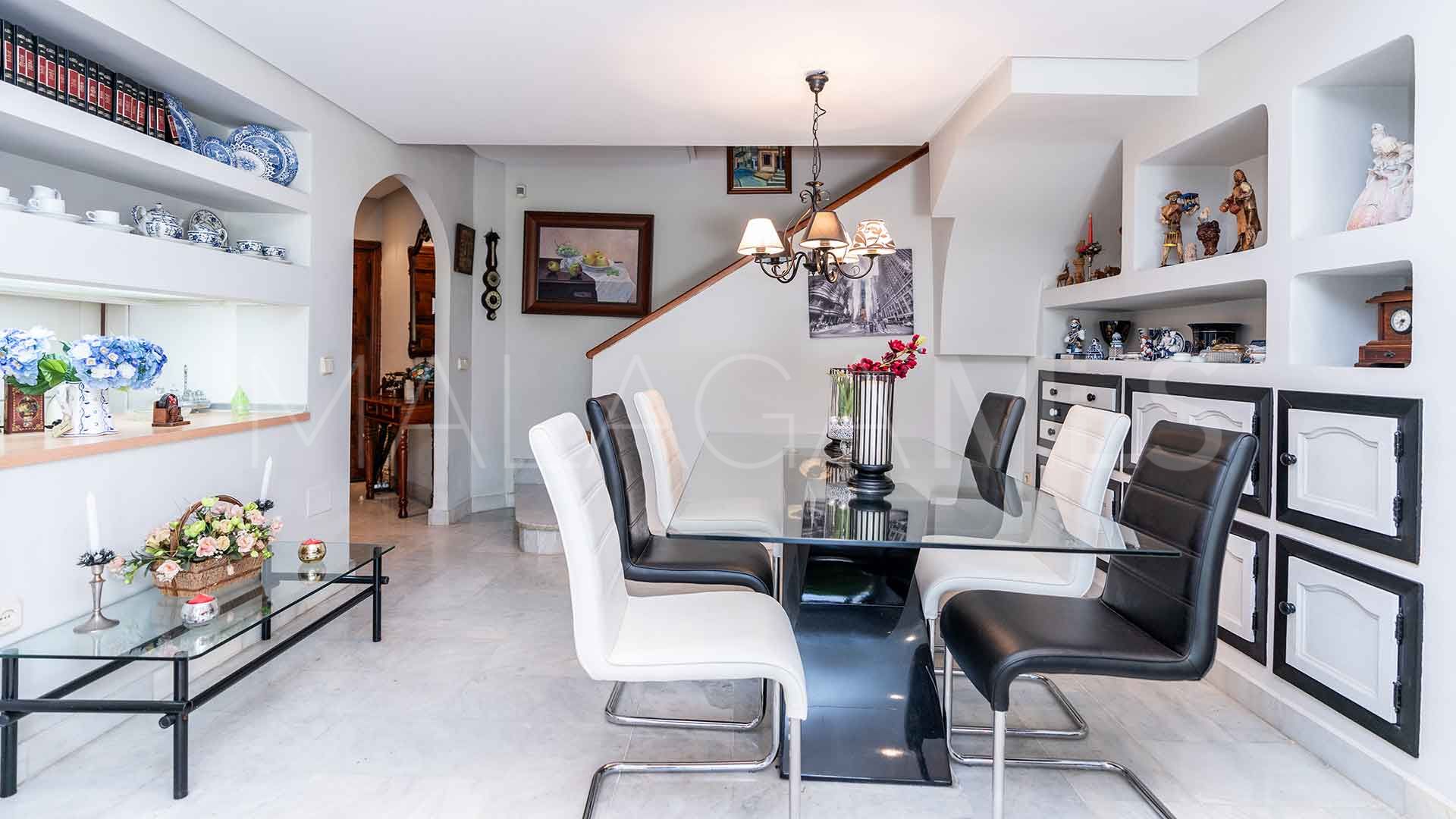Radhus for sale in Marbella Golden Mile