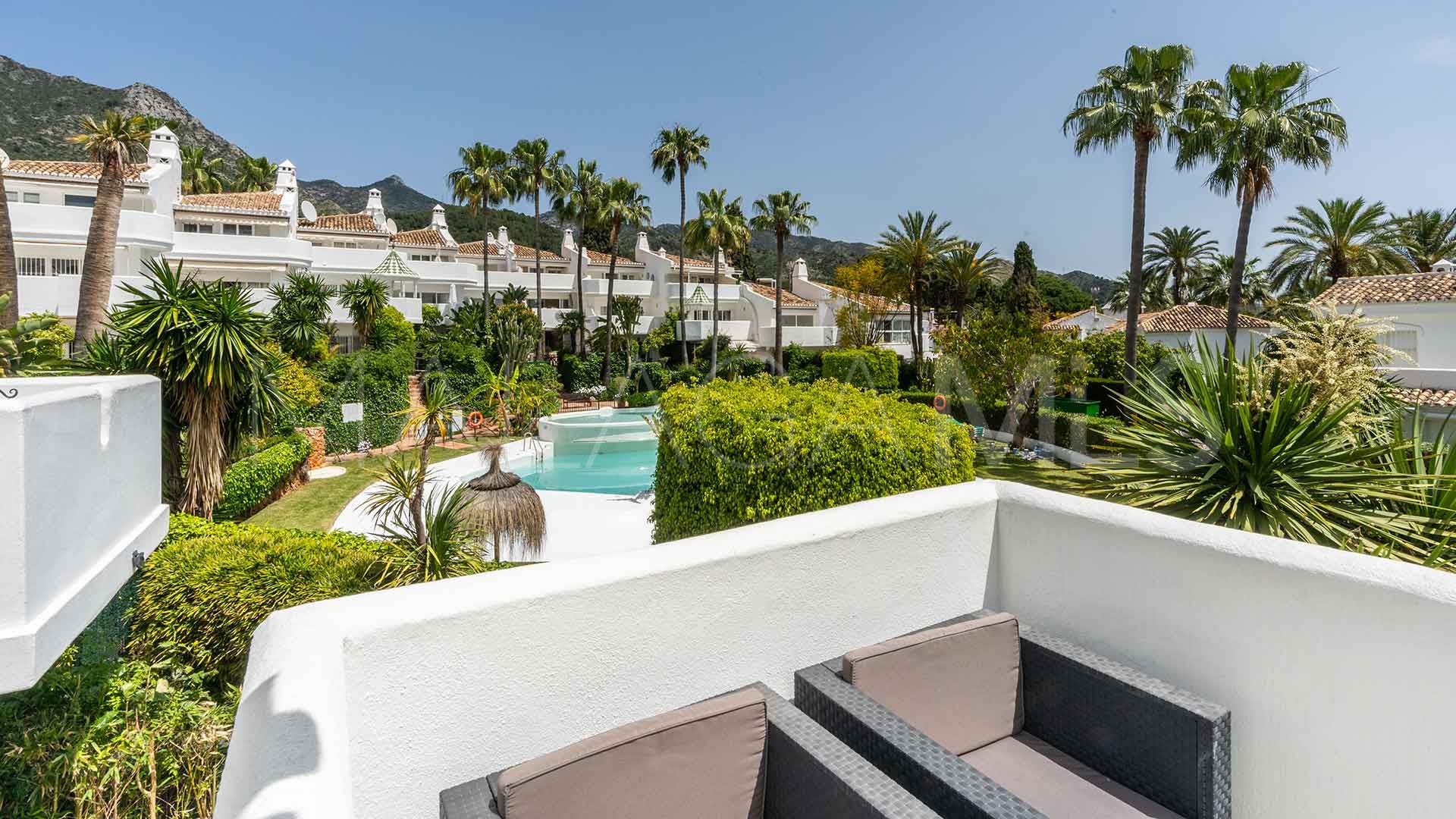 Radhus for sale in Marbella Golden Mile