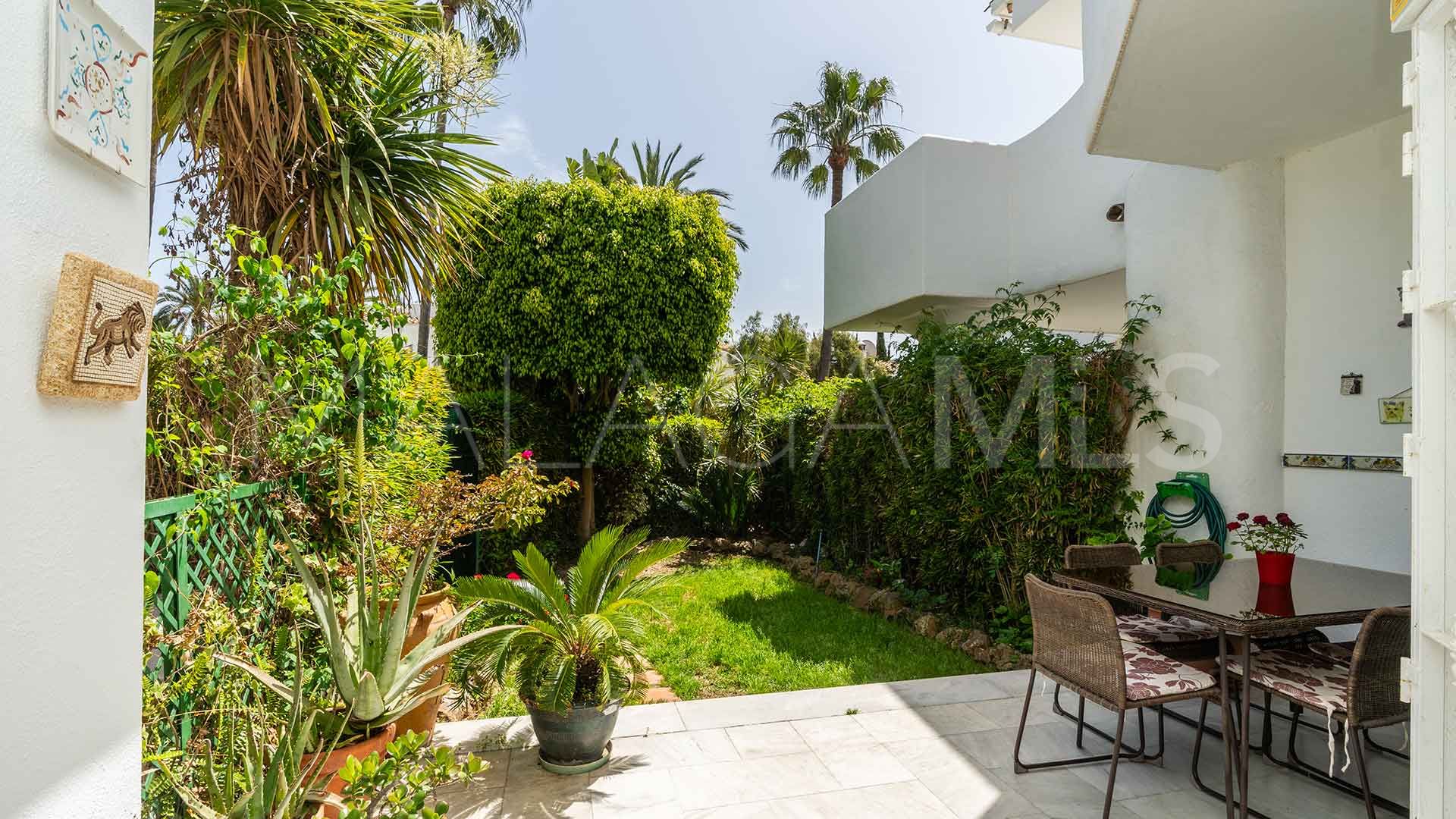 Radhus for sale in Marbella Golden Mile