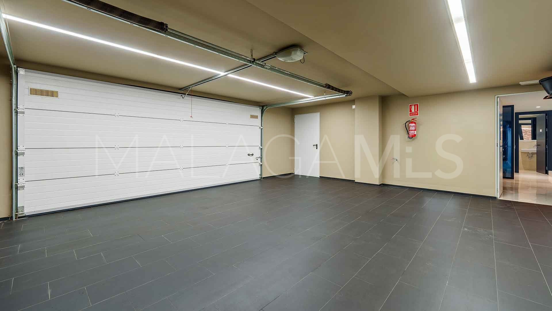 Villa for sale in Los Olivos