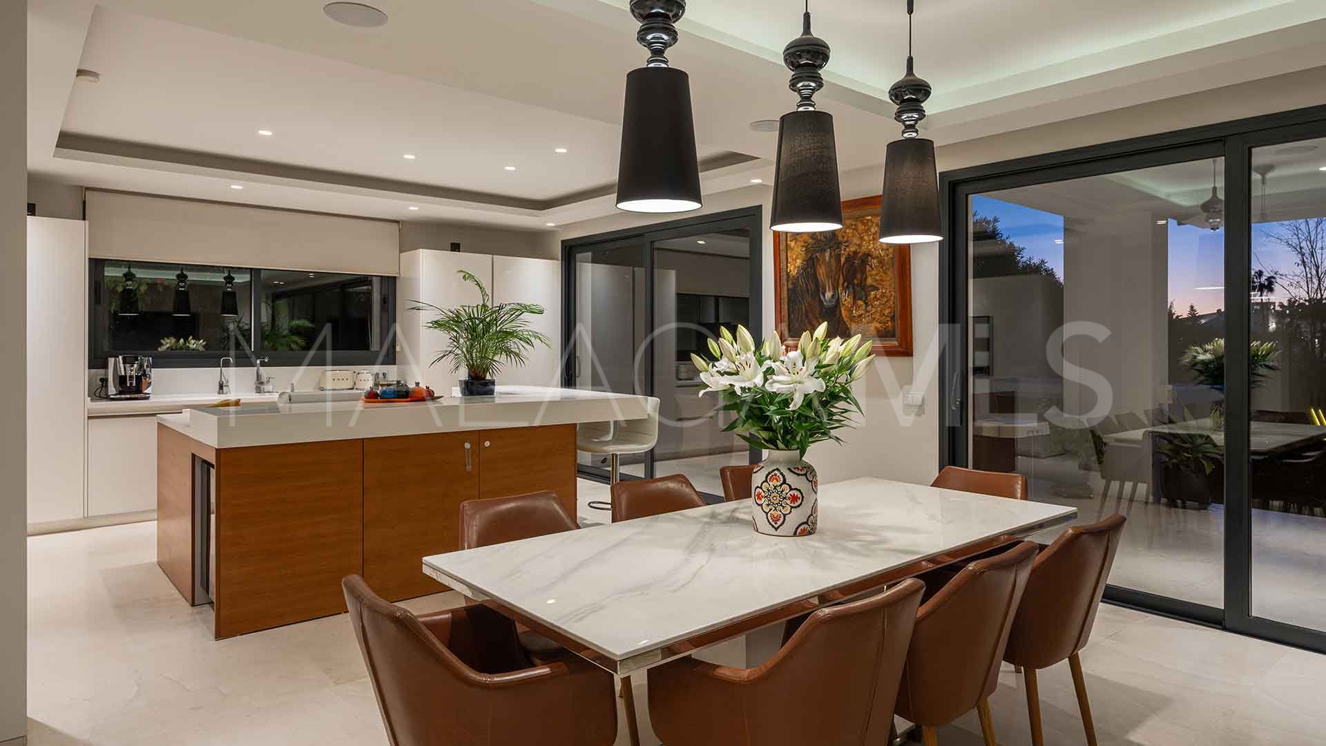 Los Olivos villa for sale