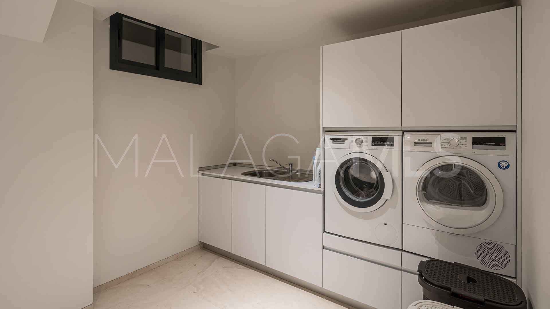 Los Olivos villa for sale