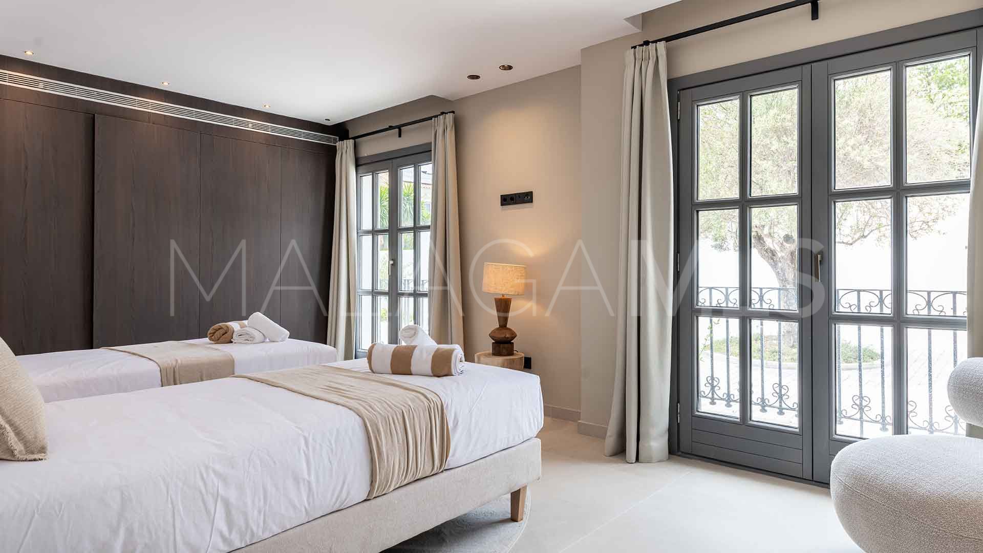 For sale Atalaya Golf villa with 5 bedrooms