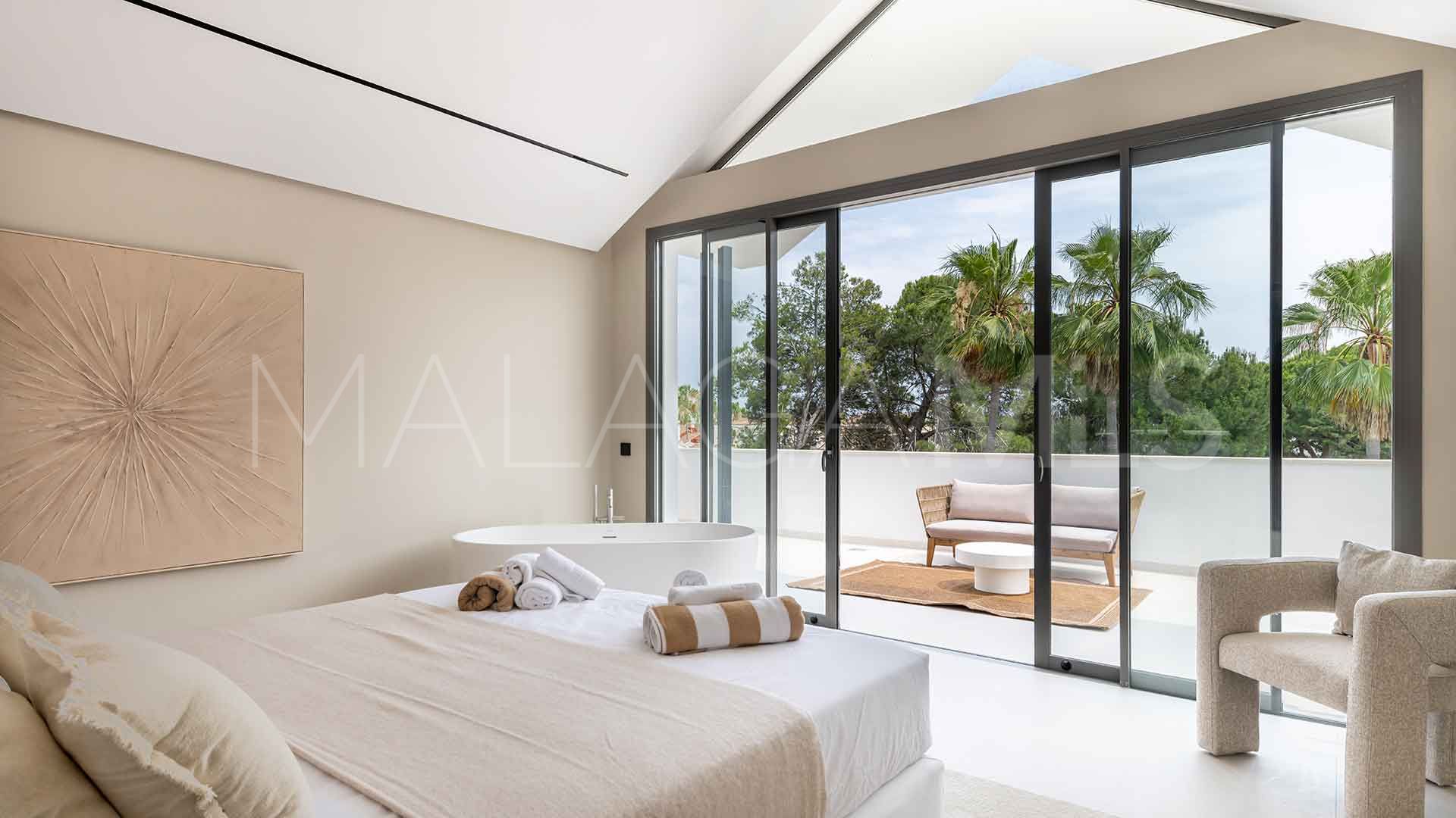 For sale Atalaya Golf villa with 5 bedrooms