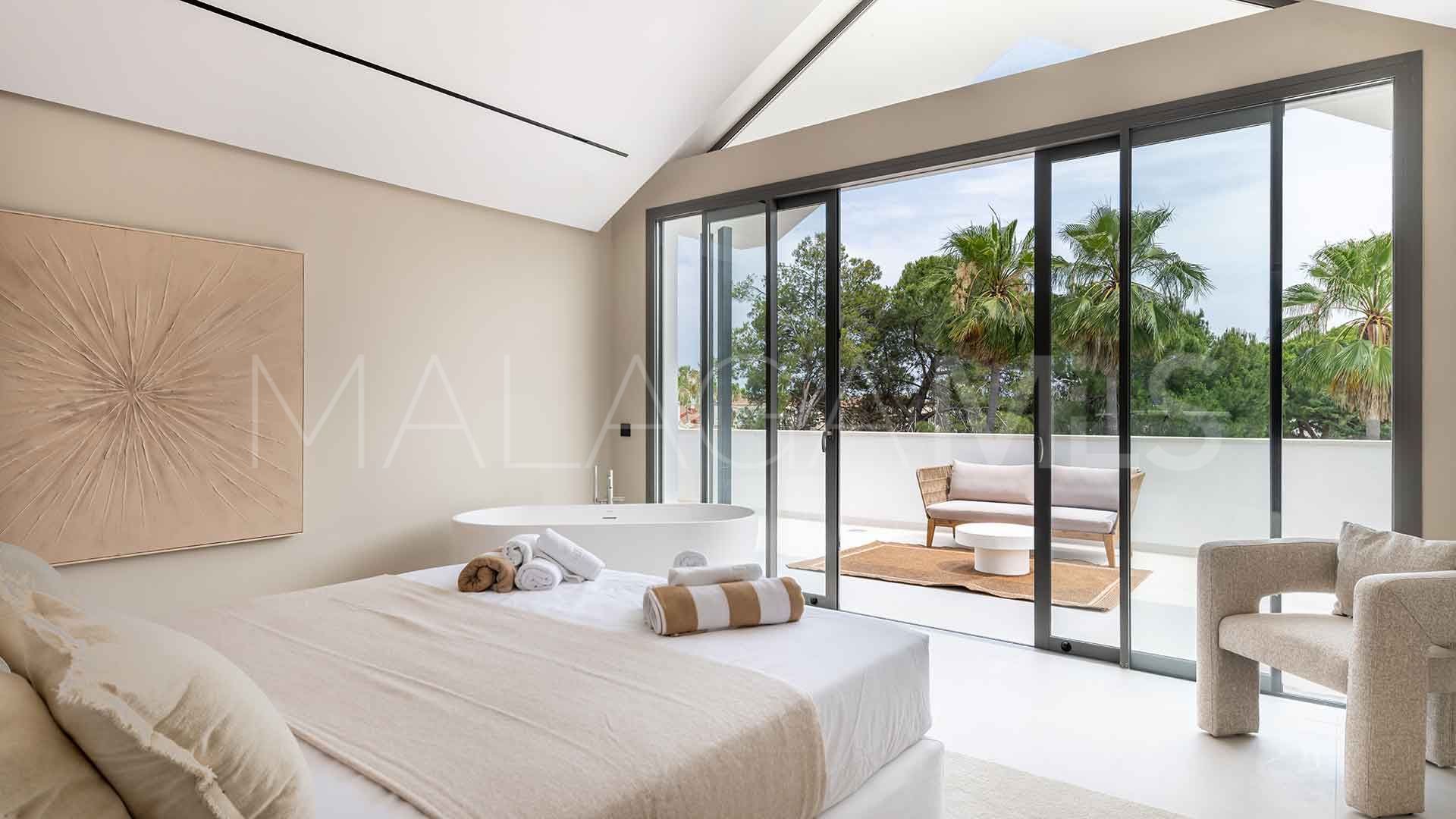 For sale Atalaya Golf villa with 5 bedrooms