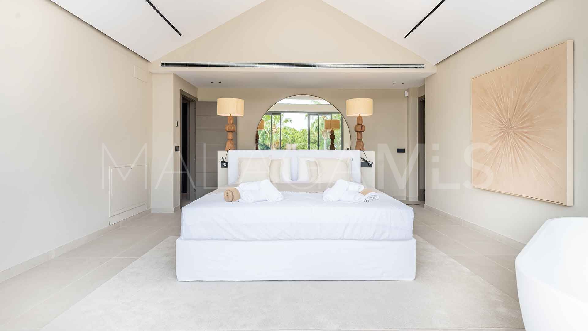 For sale Atalaya Golf villa with 5 bedrooms