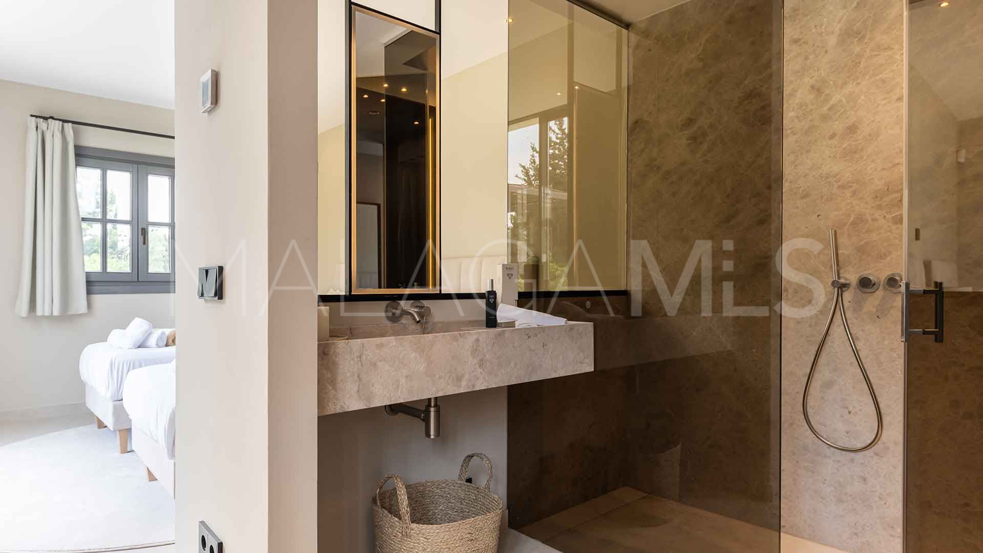 For sale Atalaya Golf villa with 5 bedrooms