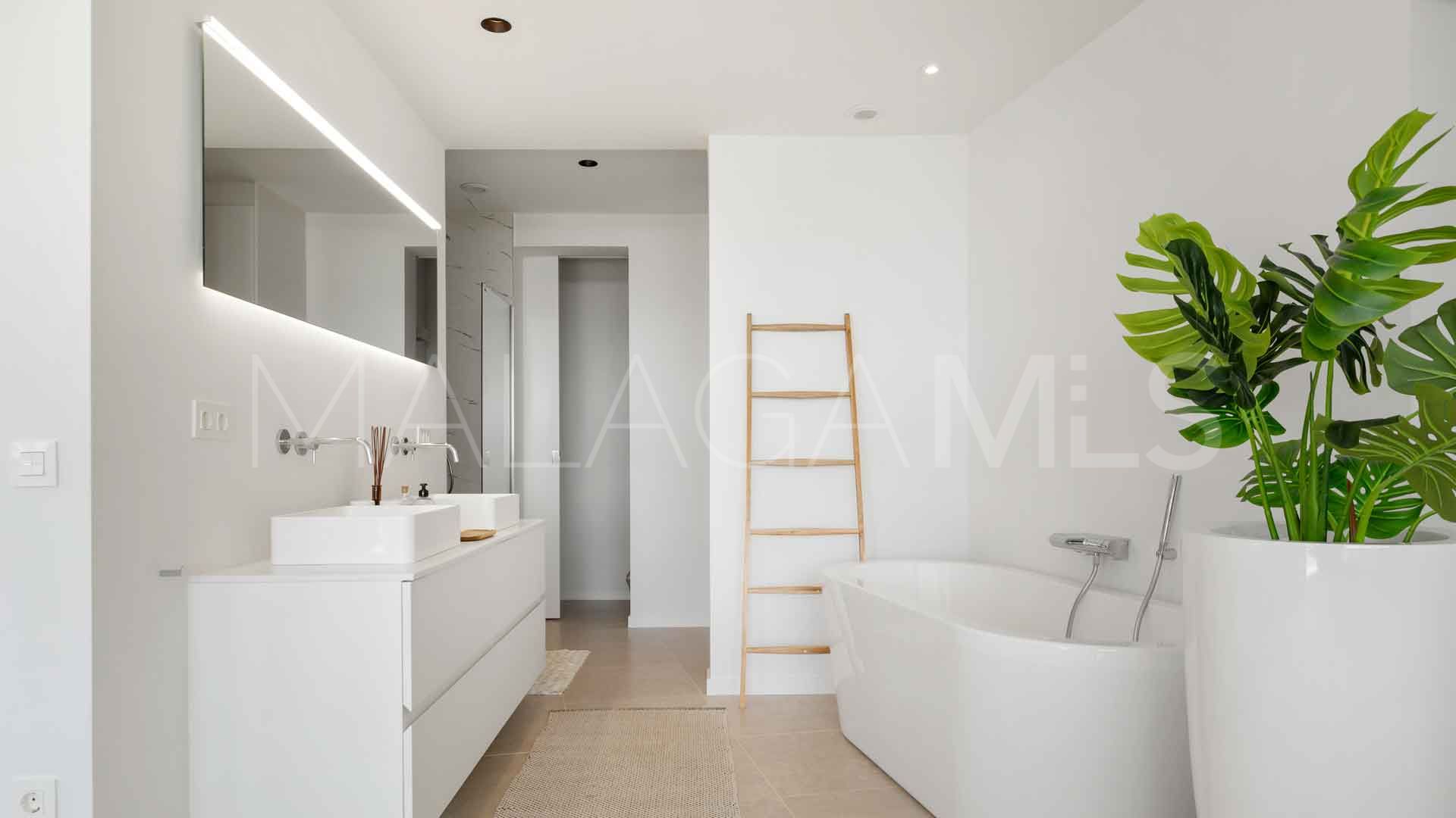 Villa for sale in La Alqueria with 5 bedrooms