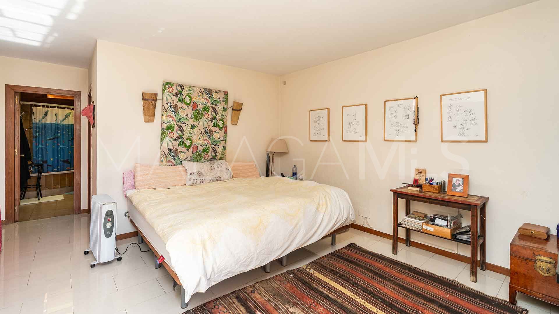 Buy 5 bedrooms villa in Huerta Belón