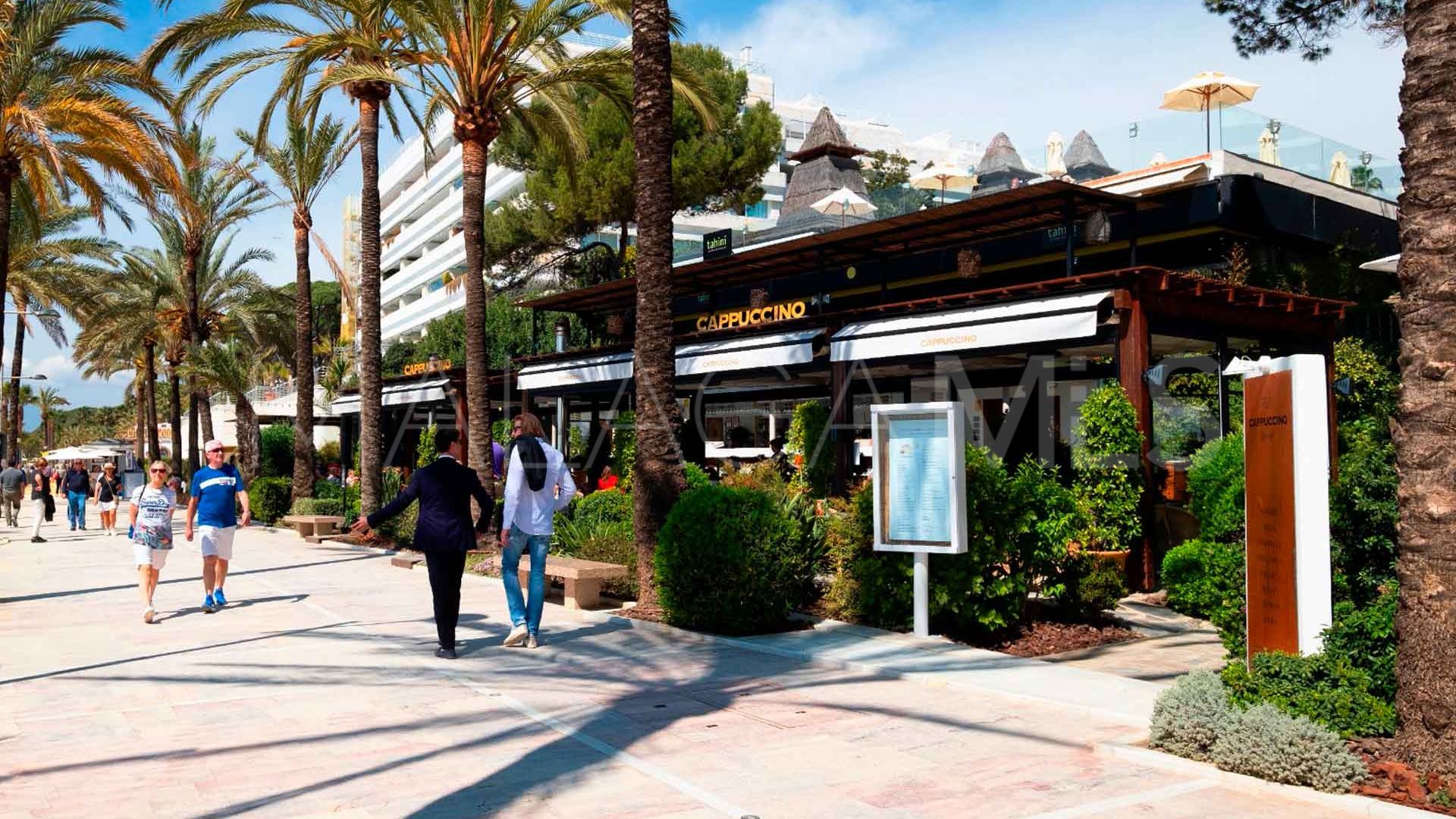 Buy 5 bedrooms villa in Huerta Belón