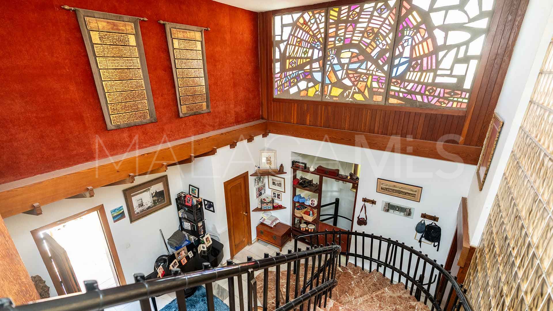 Buy 5 bedrooms villa in Huerta Belón