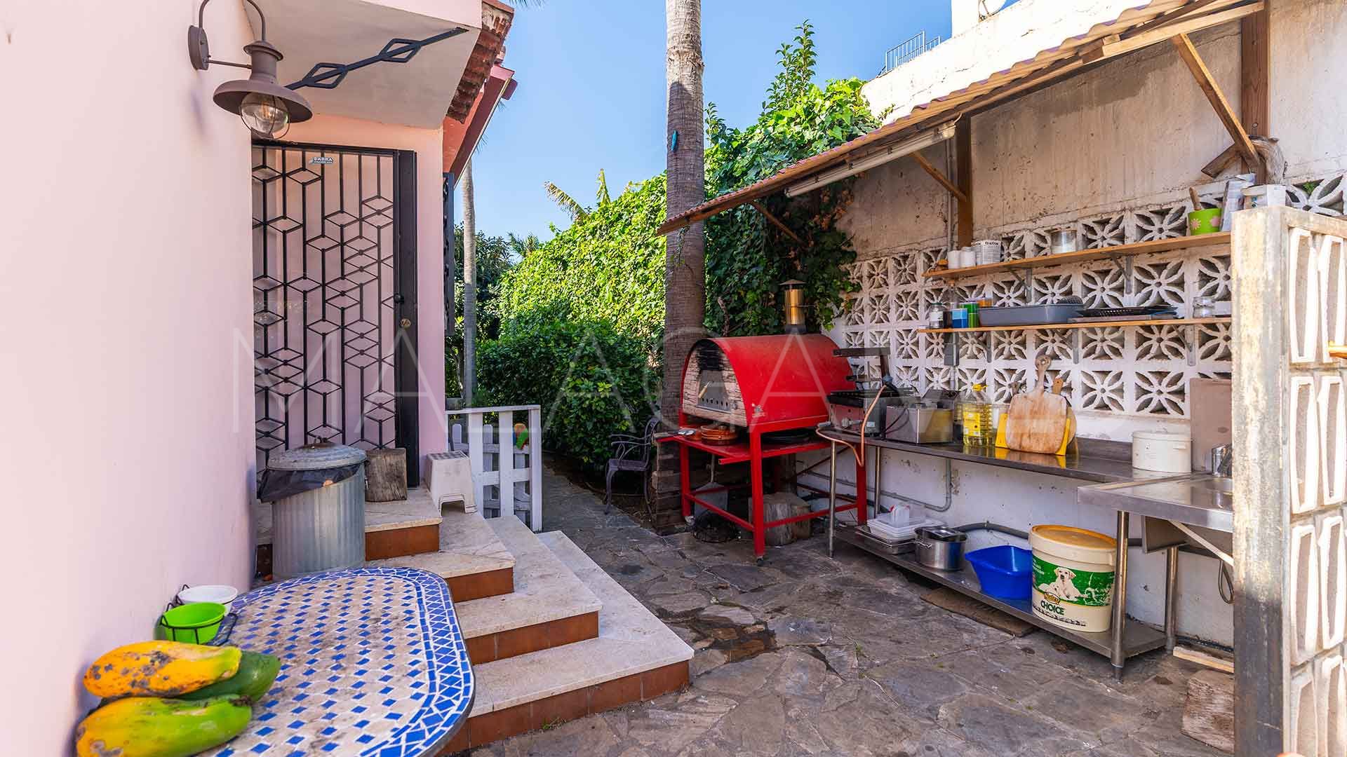 Buy 5 bedrooms villa in Huerta Belón