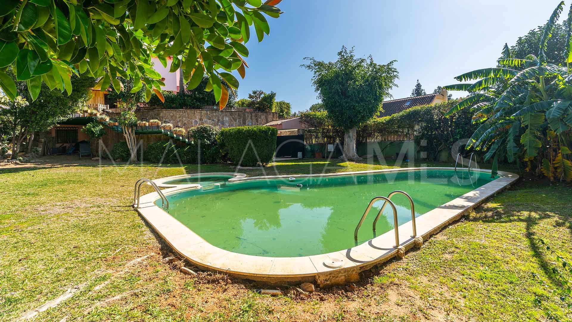 Buy 5 bedrooms villa in Huerta Belón