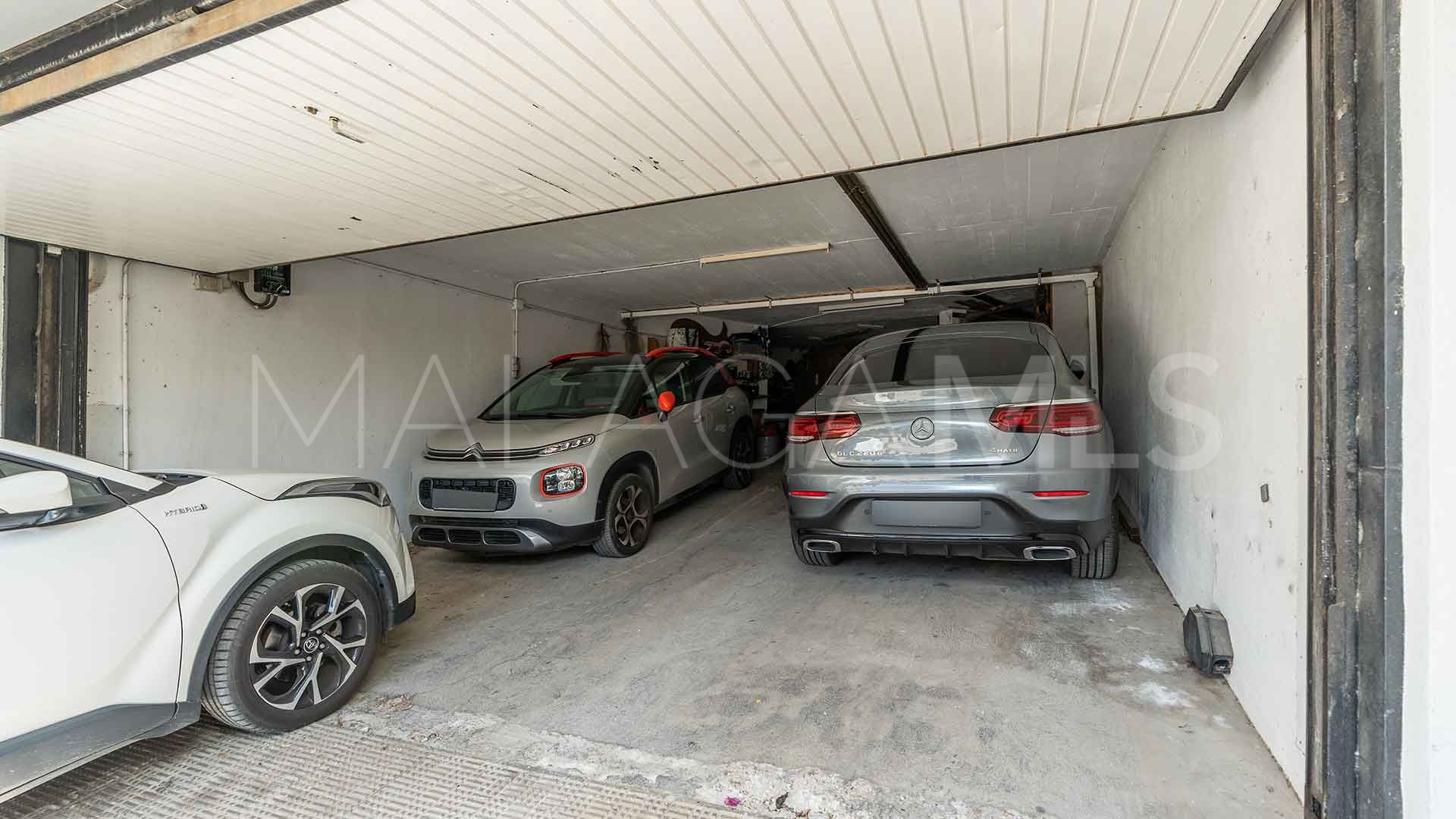 Buy 5 bedrooms villa in Huerta Belón