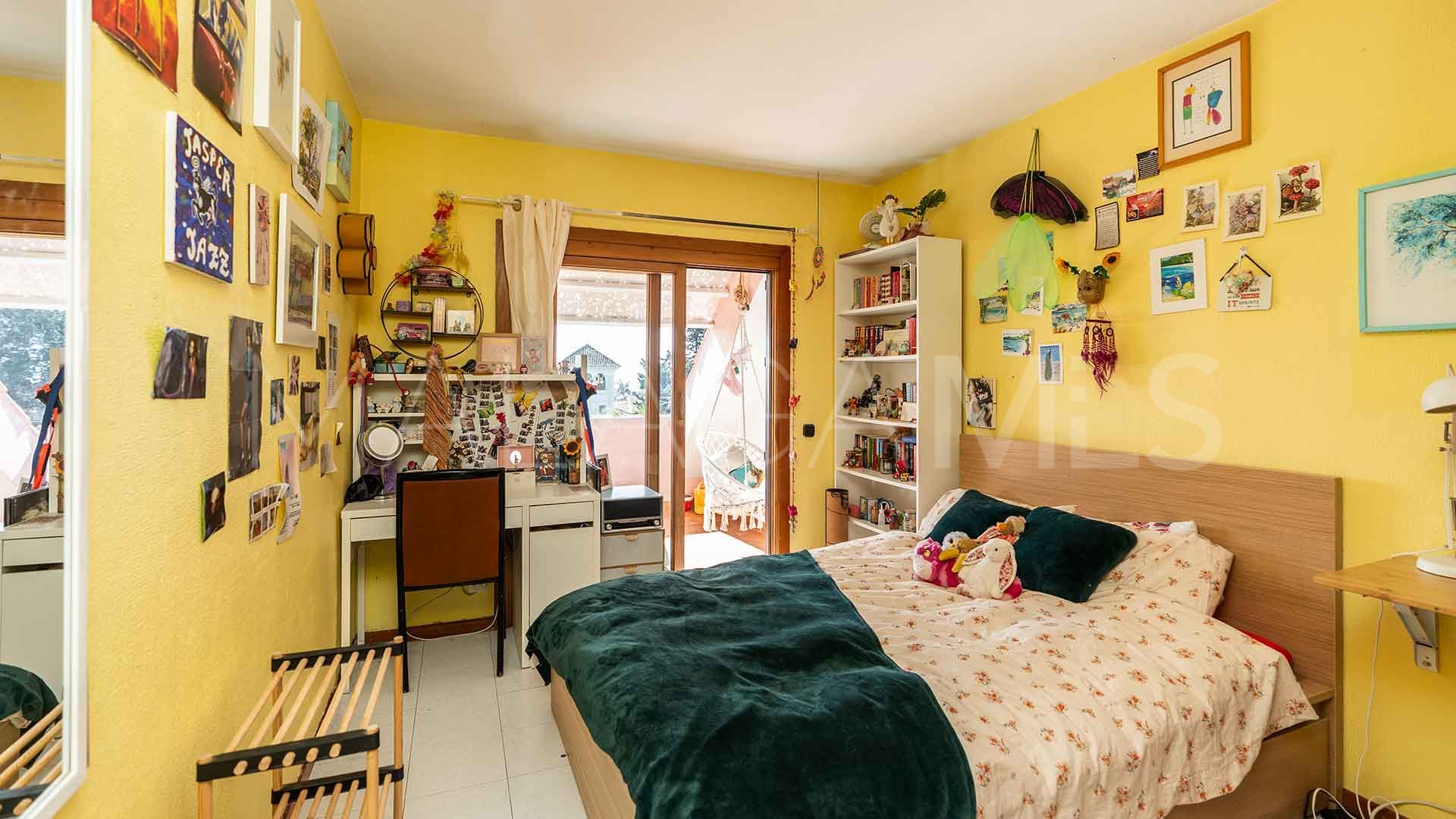 Buy 5 bedrooms villa in Huerta Belón