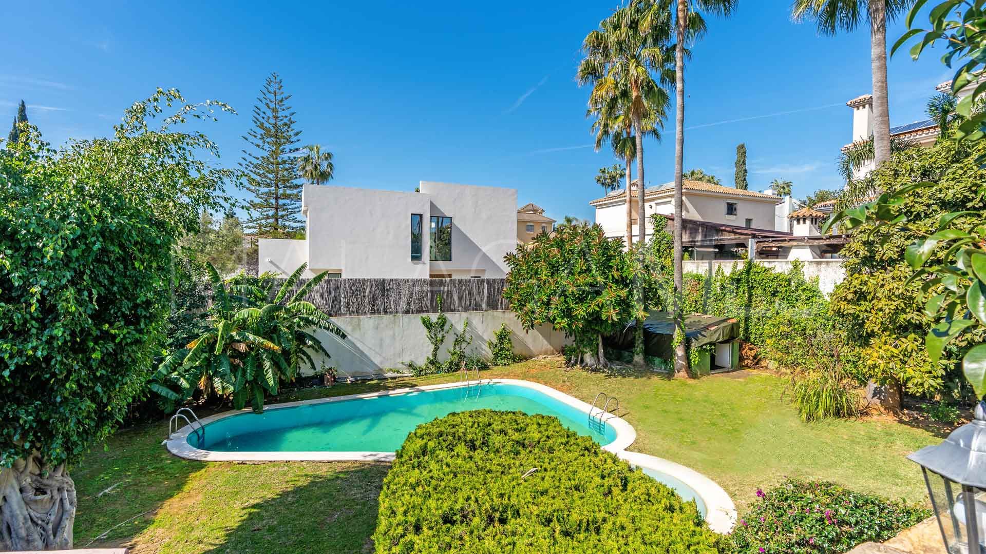 Villa for sale with 5 bedrooms in Huerta Belón