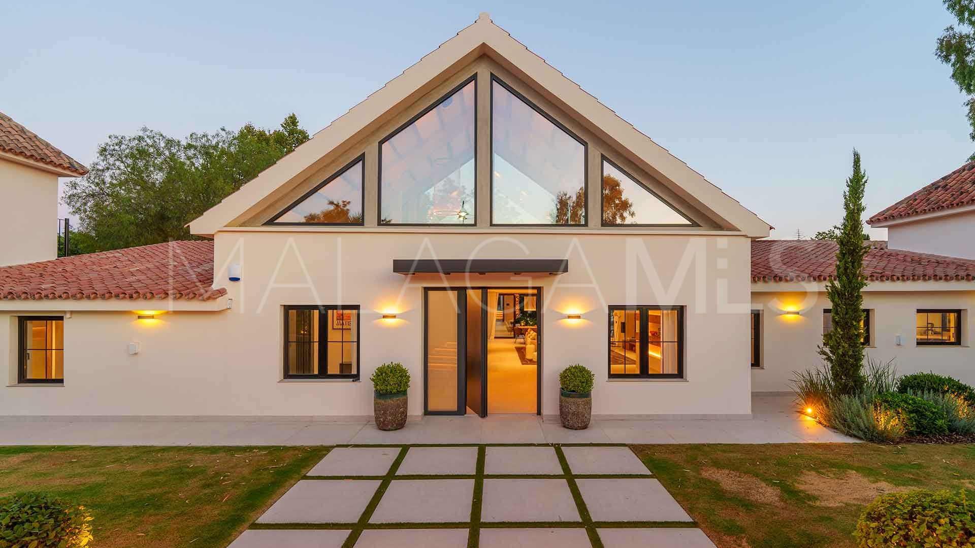 Villa for sale in Marbella - Puerto Banus