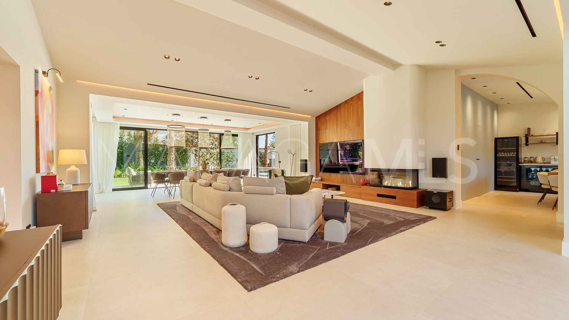 Villa for sale in Marbella - Puerto Banus