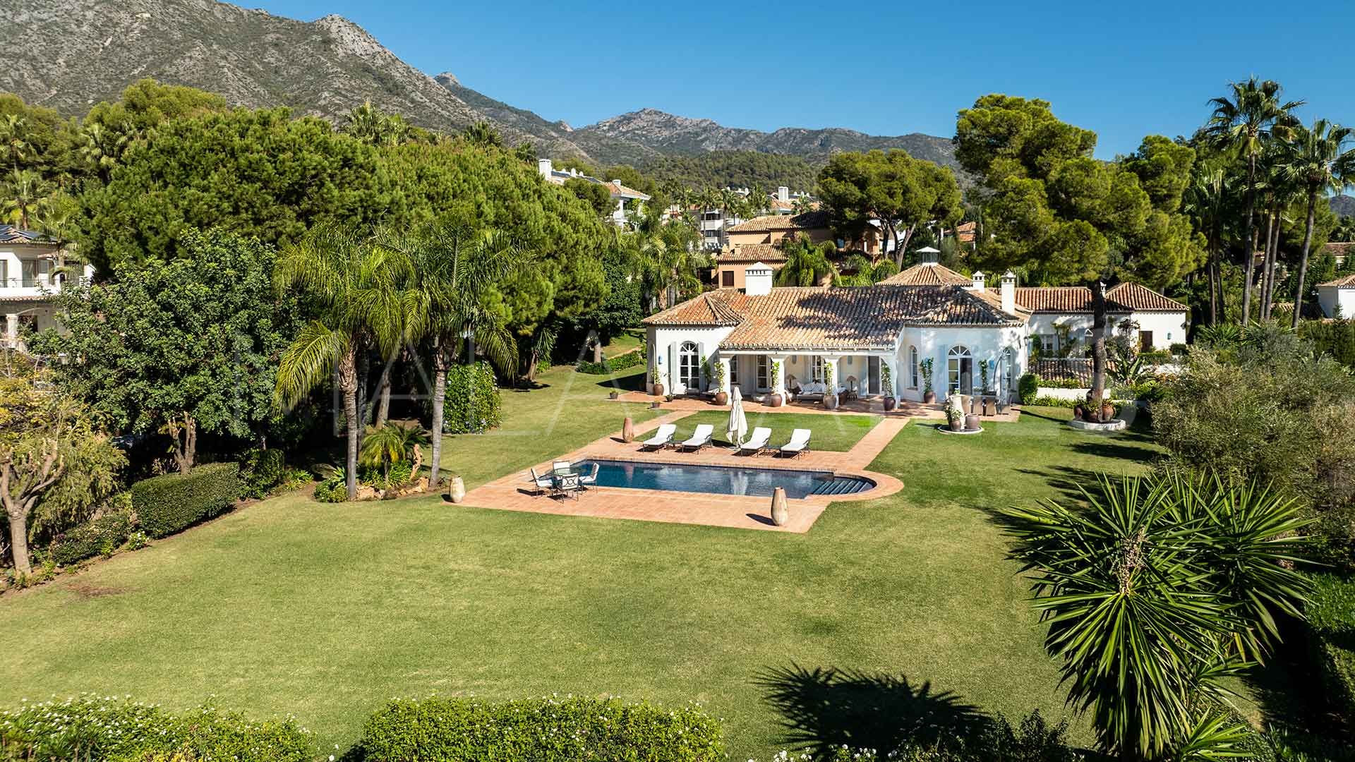 Villa for sale in Altos Reales