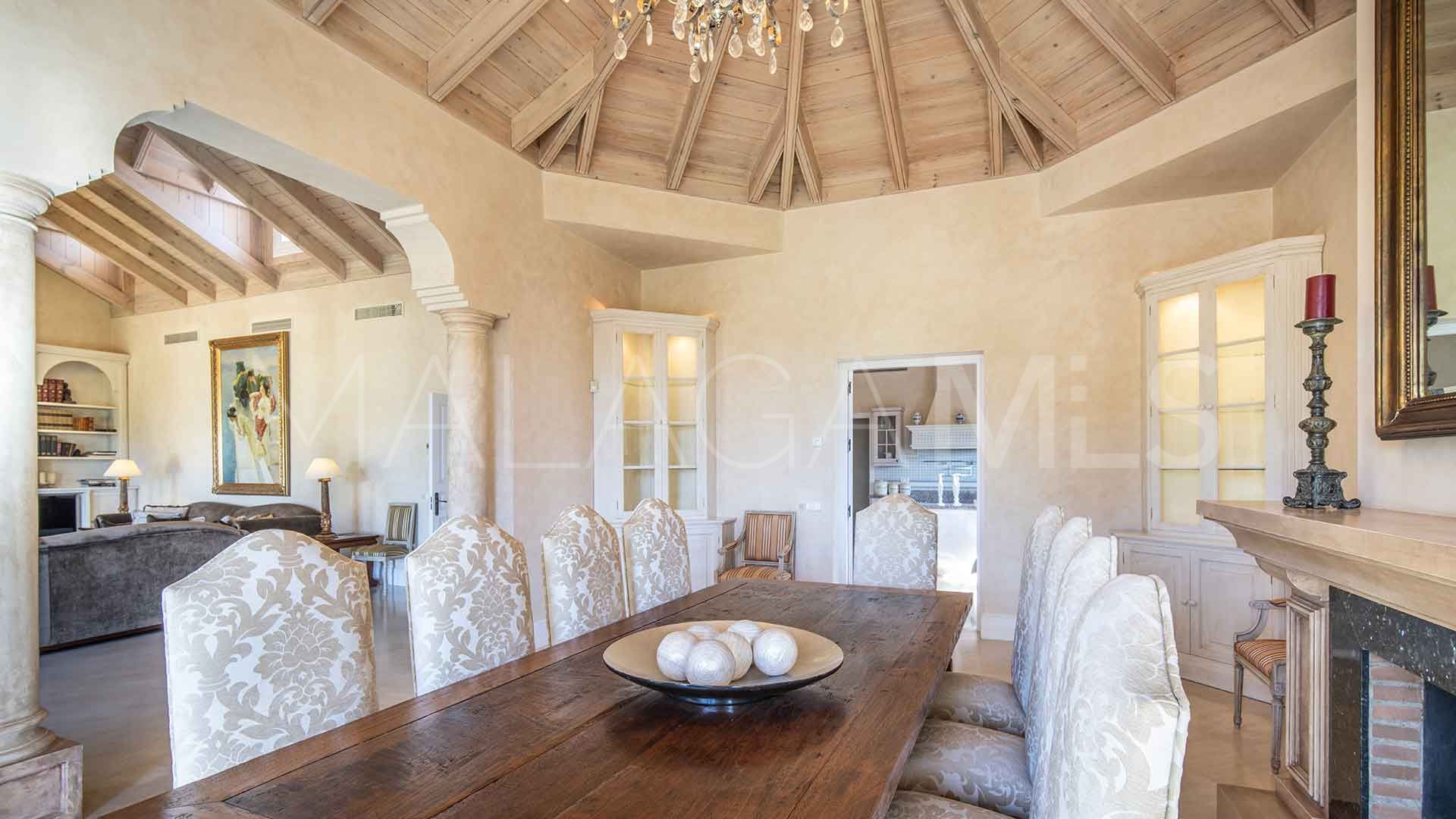 Villa for sale in Altos Reales