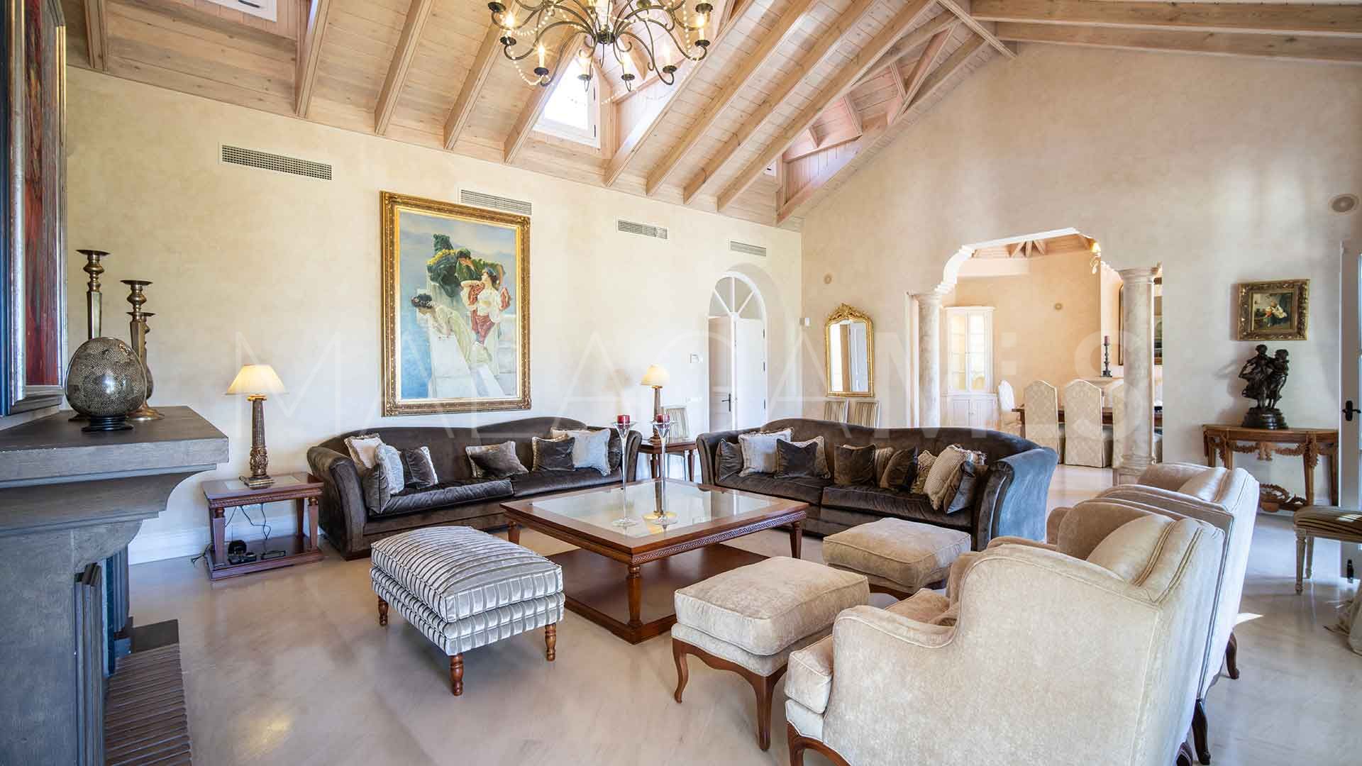 Villa for sale in Altos Reales