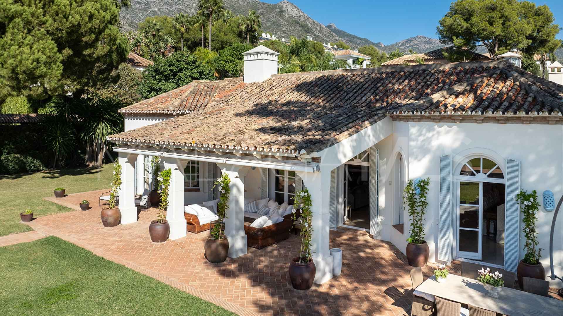 Villa for sale in Altos Reales