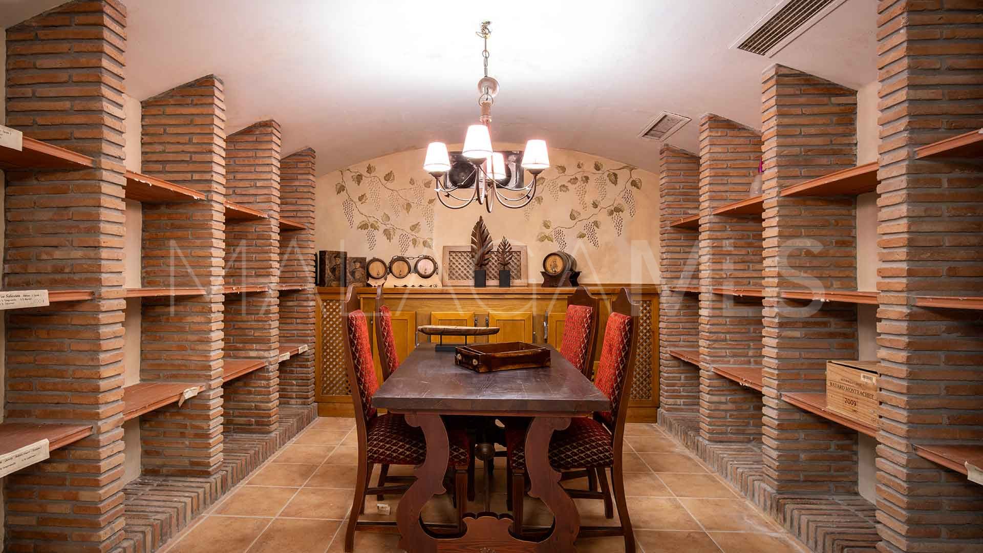 Villa for sale in Altos Reales