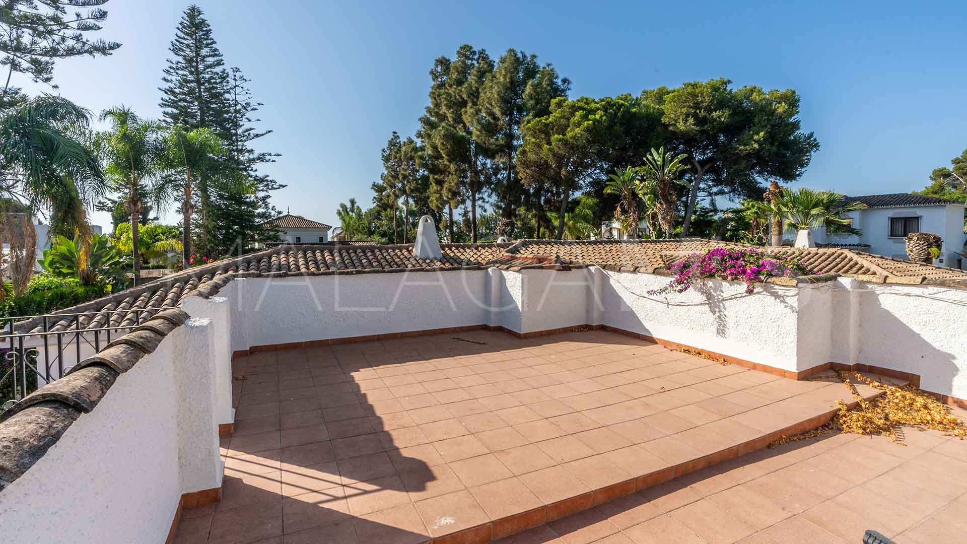 Villa for sale in El Paraiso Playa