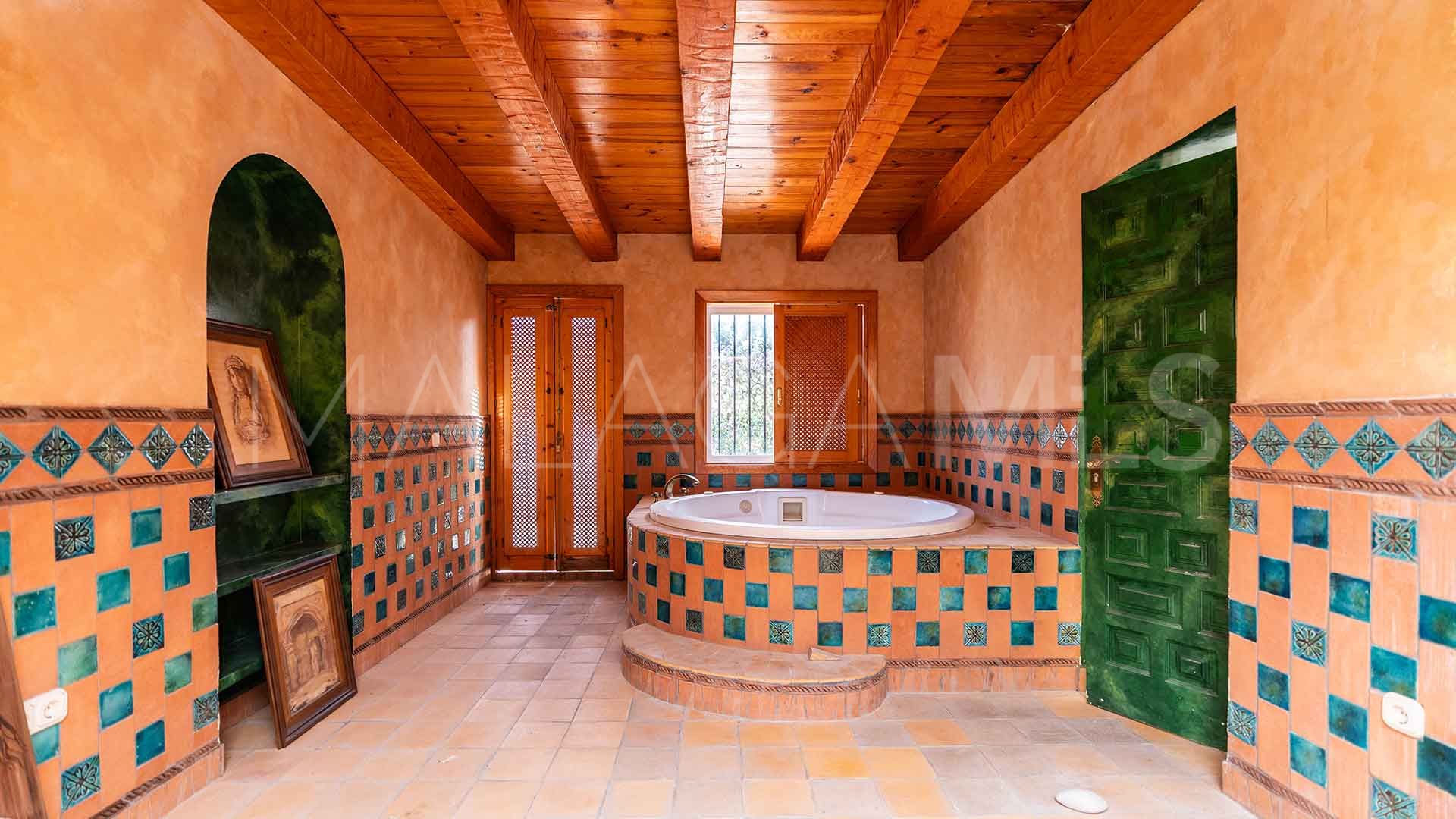 Villa for sale in El Paraiso Playa