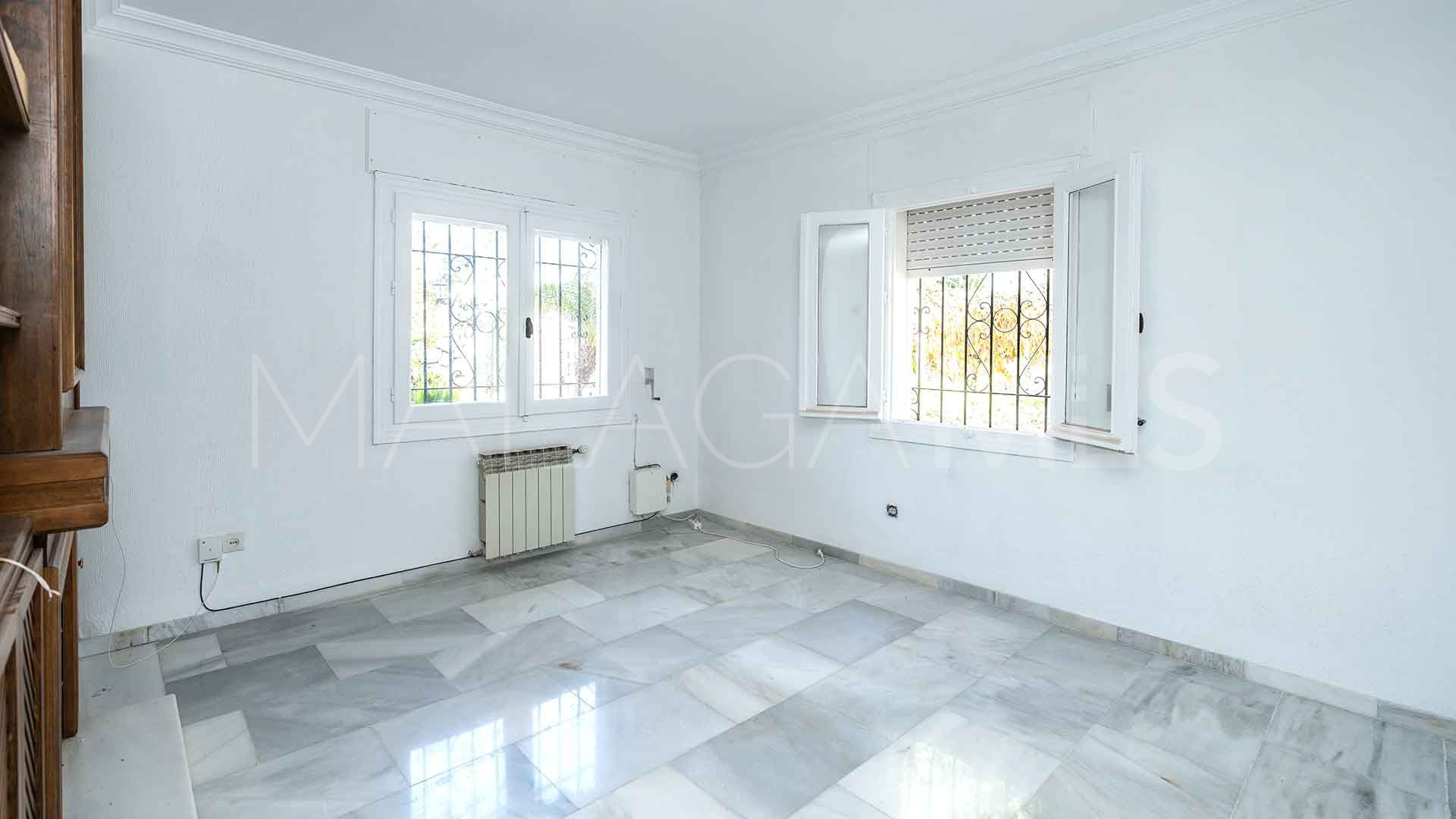 Villa for sale in El Paraiso Playa