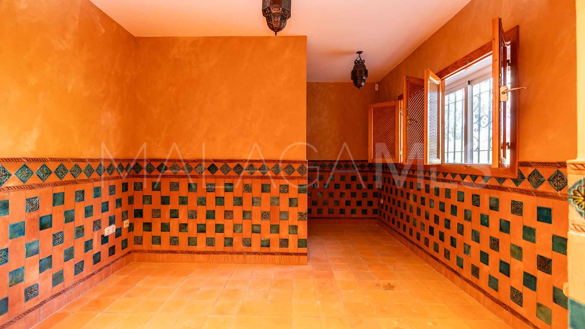 Villa for sale in El Paraiso Playa