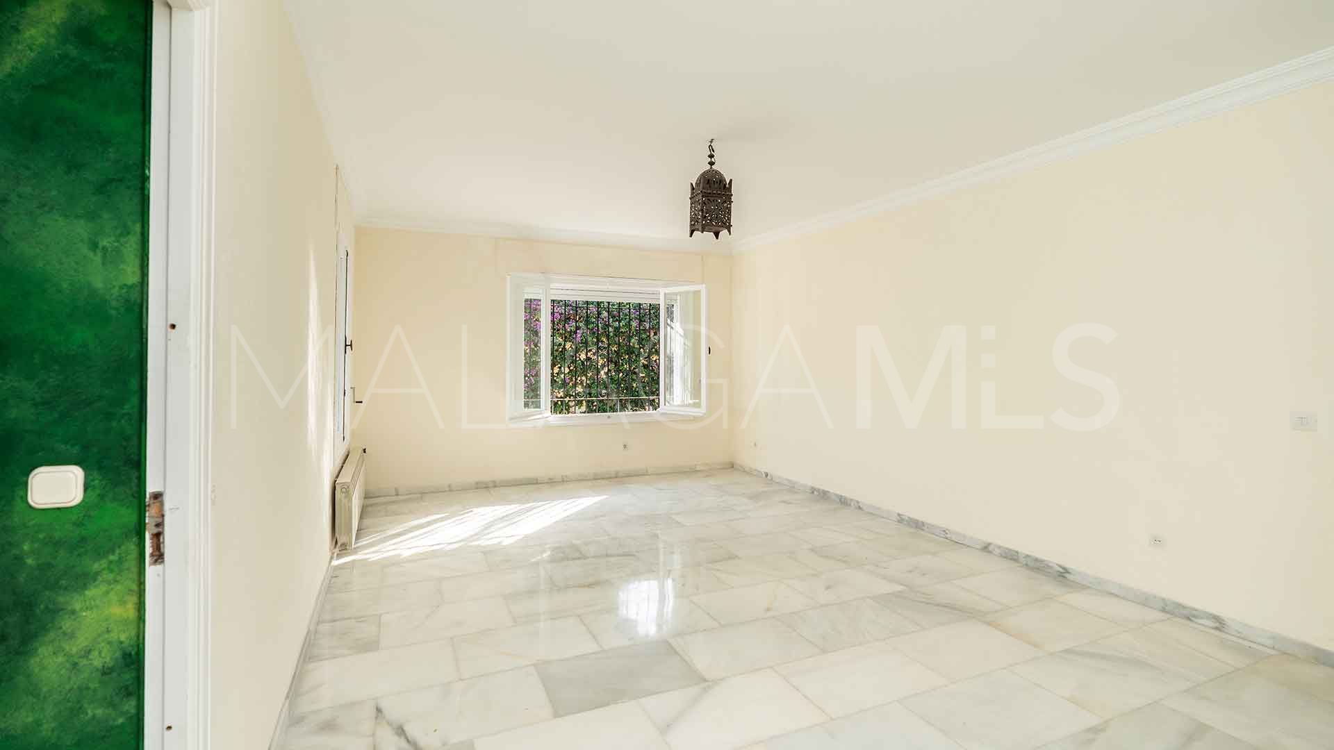 Villa for sale in El Paraiso Playa