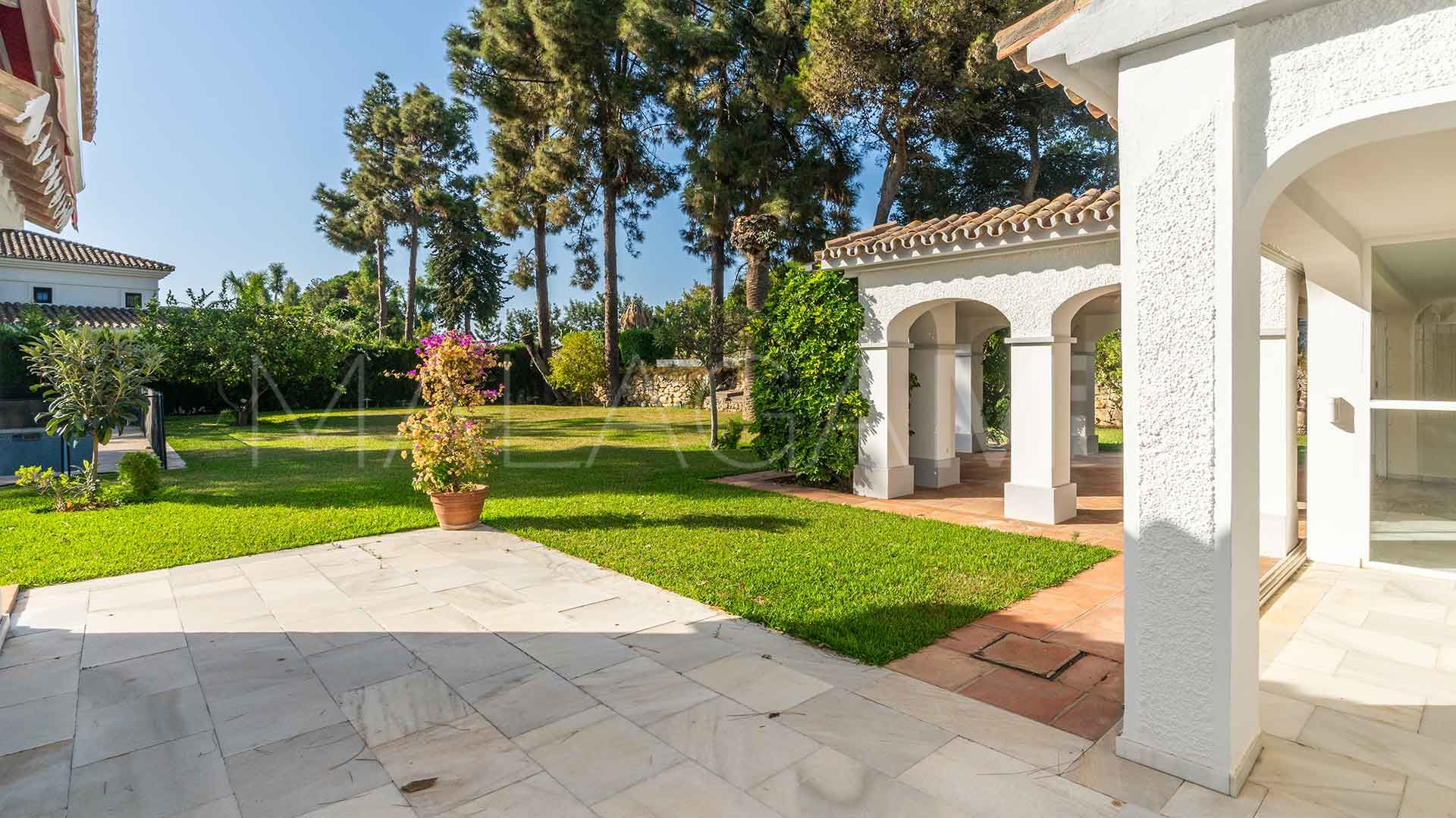 Villa for sale in El Paraiso Playa