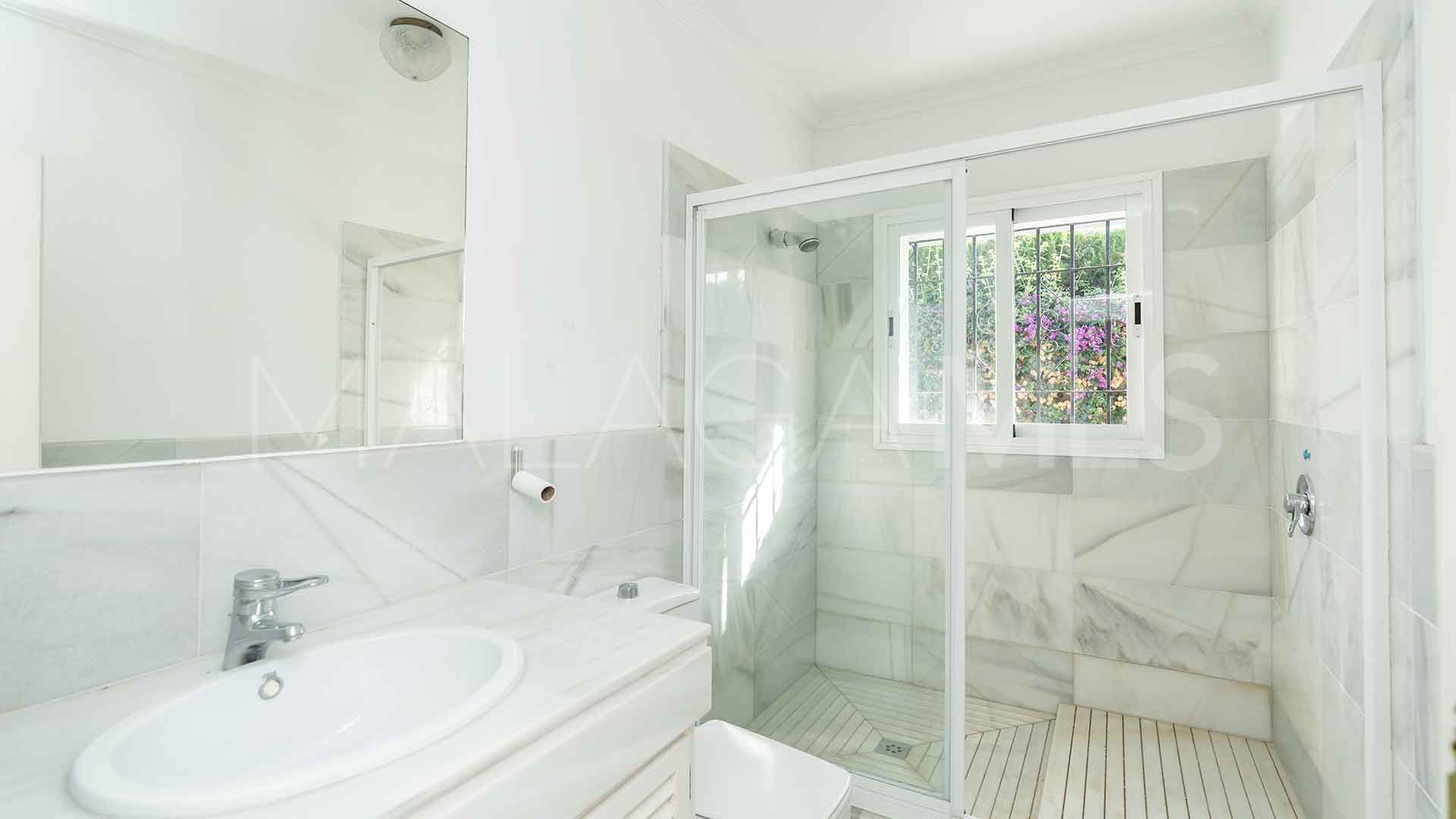 Villa for sale in El Paraiso Playa