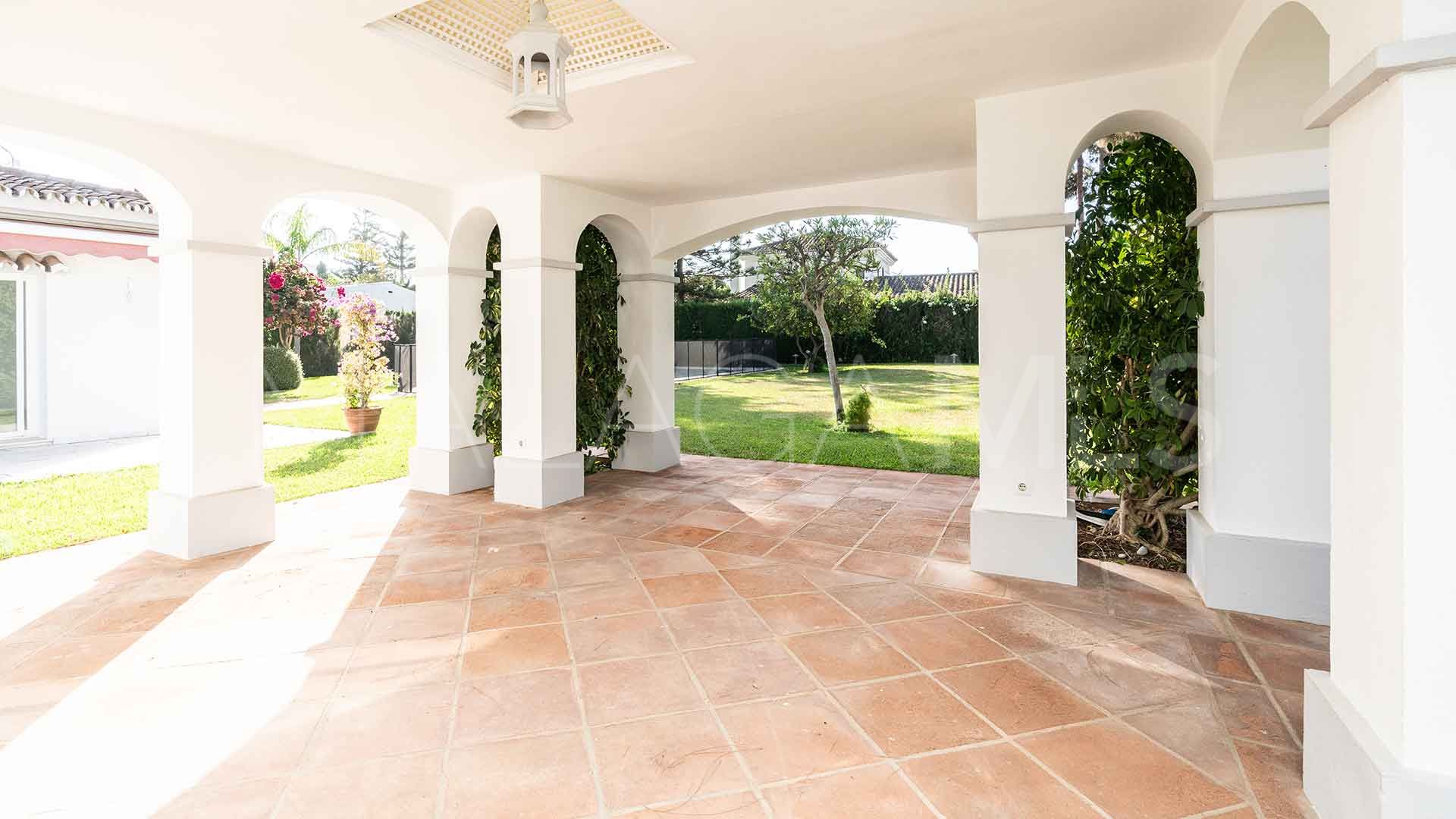 Villa for sale in El Paraiso Playa