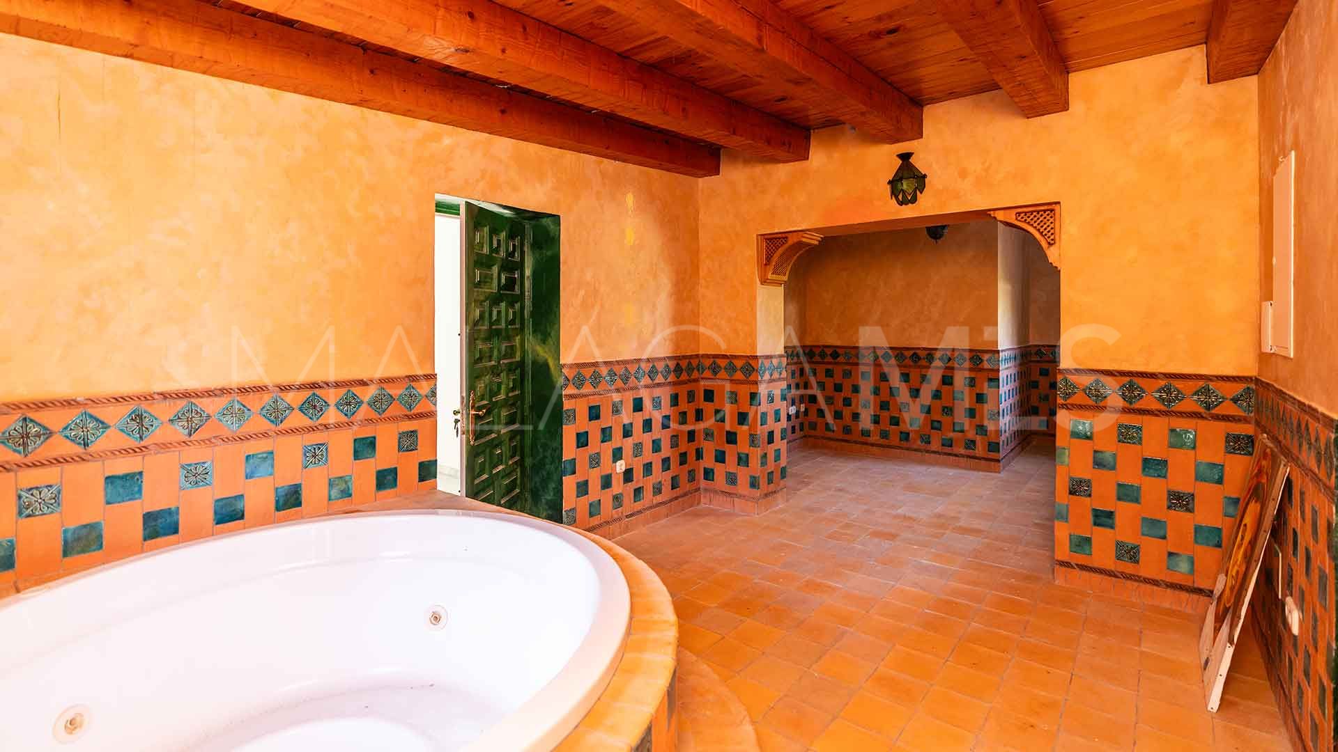 Villa for sale in El Paraiso Playa