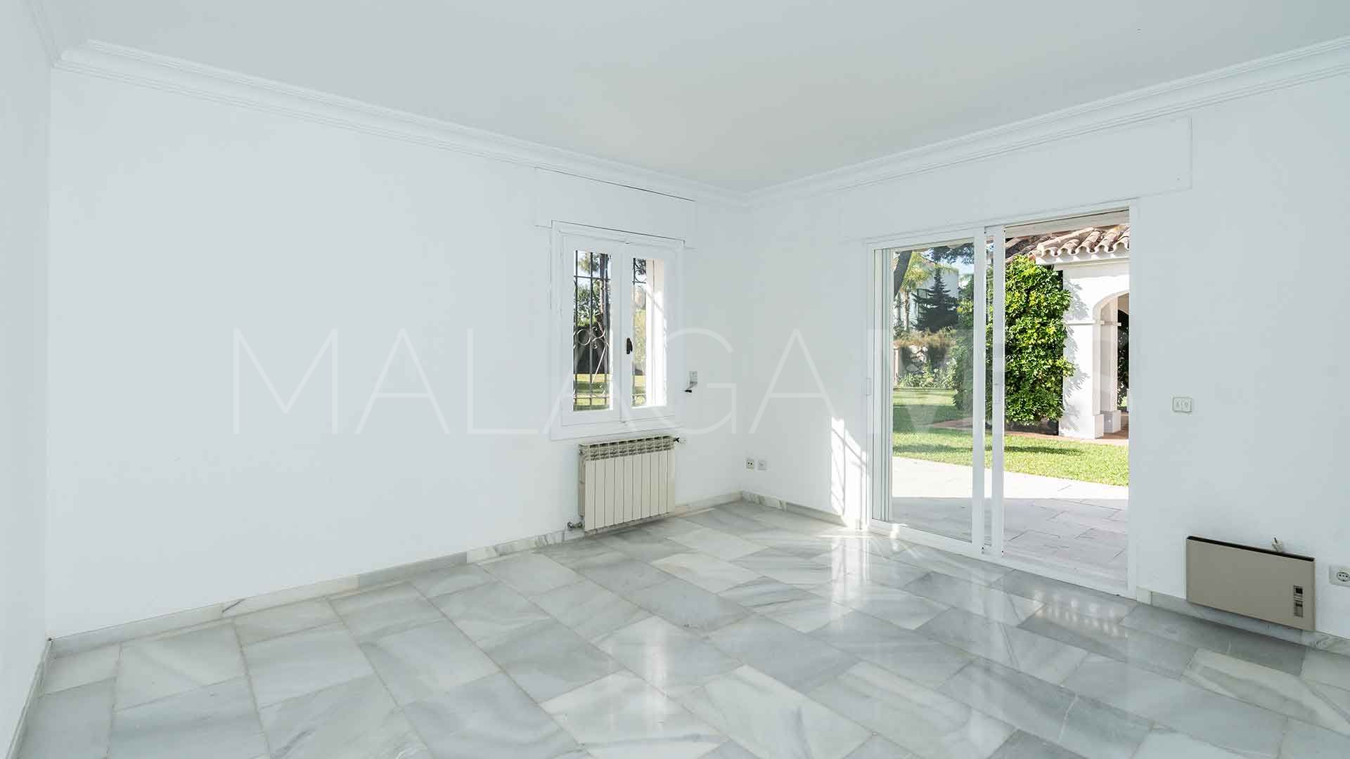 Villa for sale in El Paraiso Playa