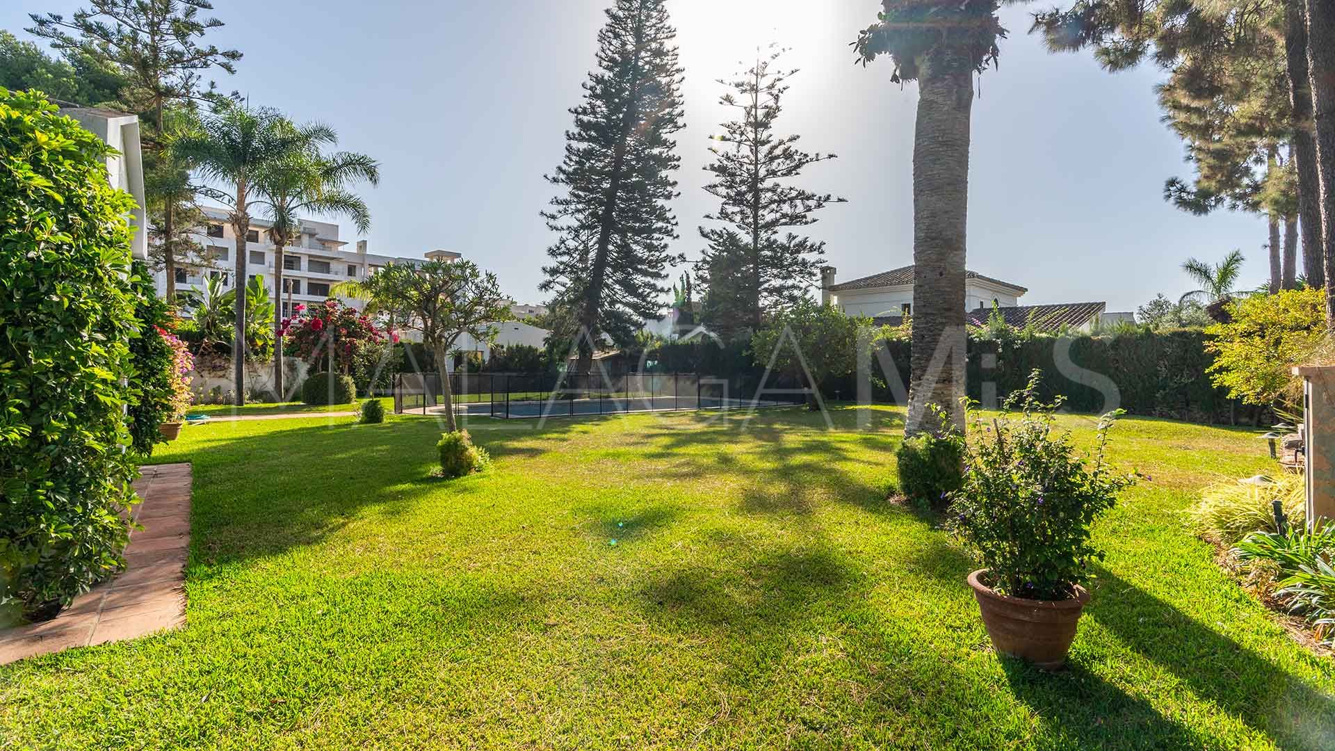 Villa for sale in El Paraiso Playa