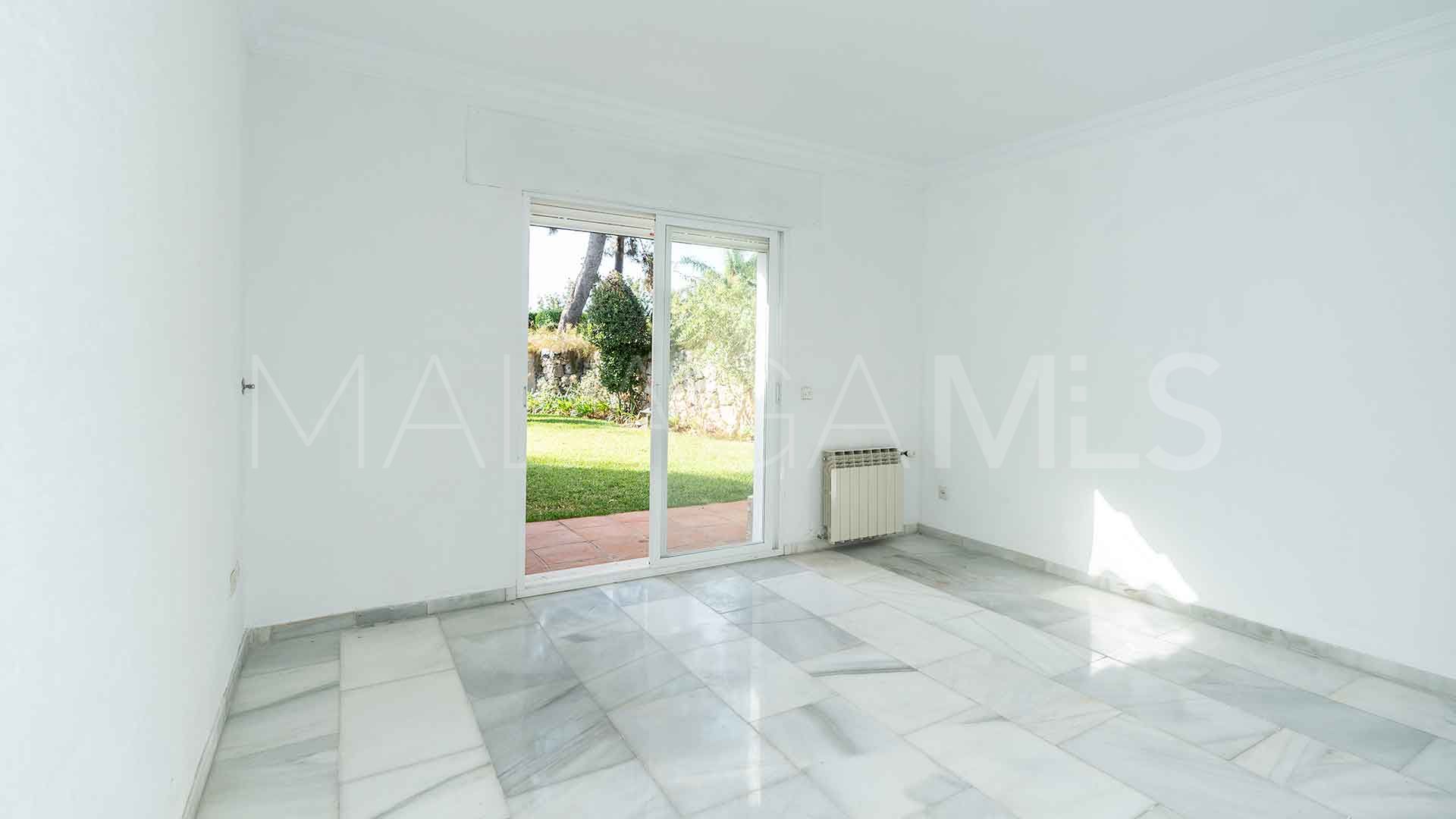 Villa for sale in El Paraiso Playa