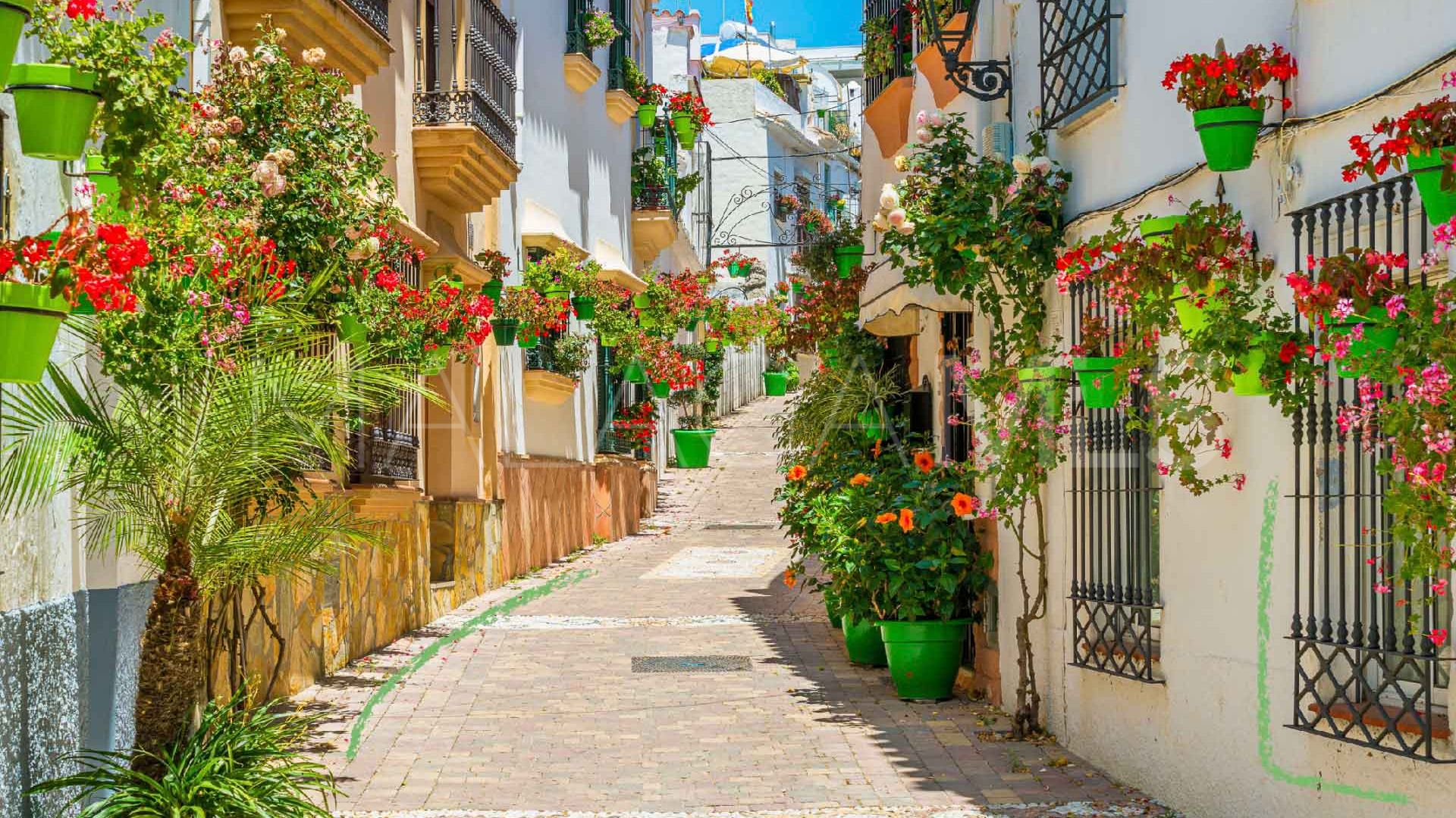 Villa for sale in El Paraiso Playa