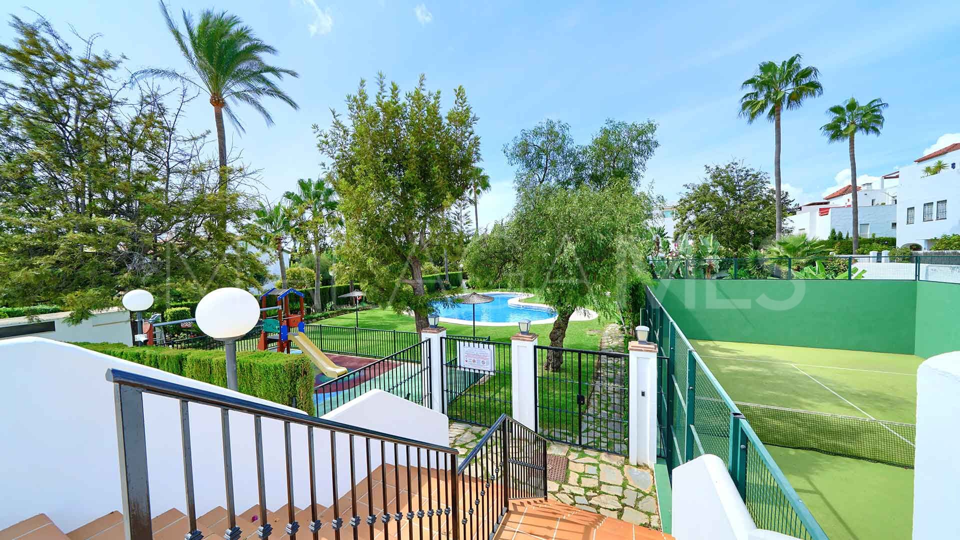 Nagüeles, adosado for sale with 4 bedrooms
