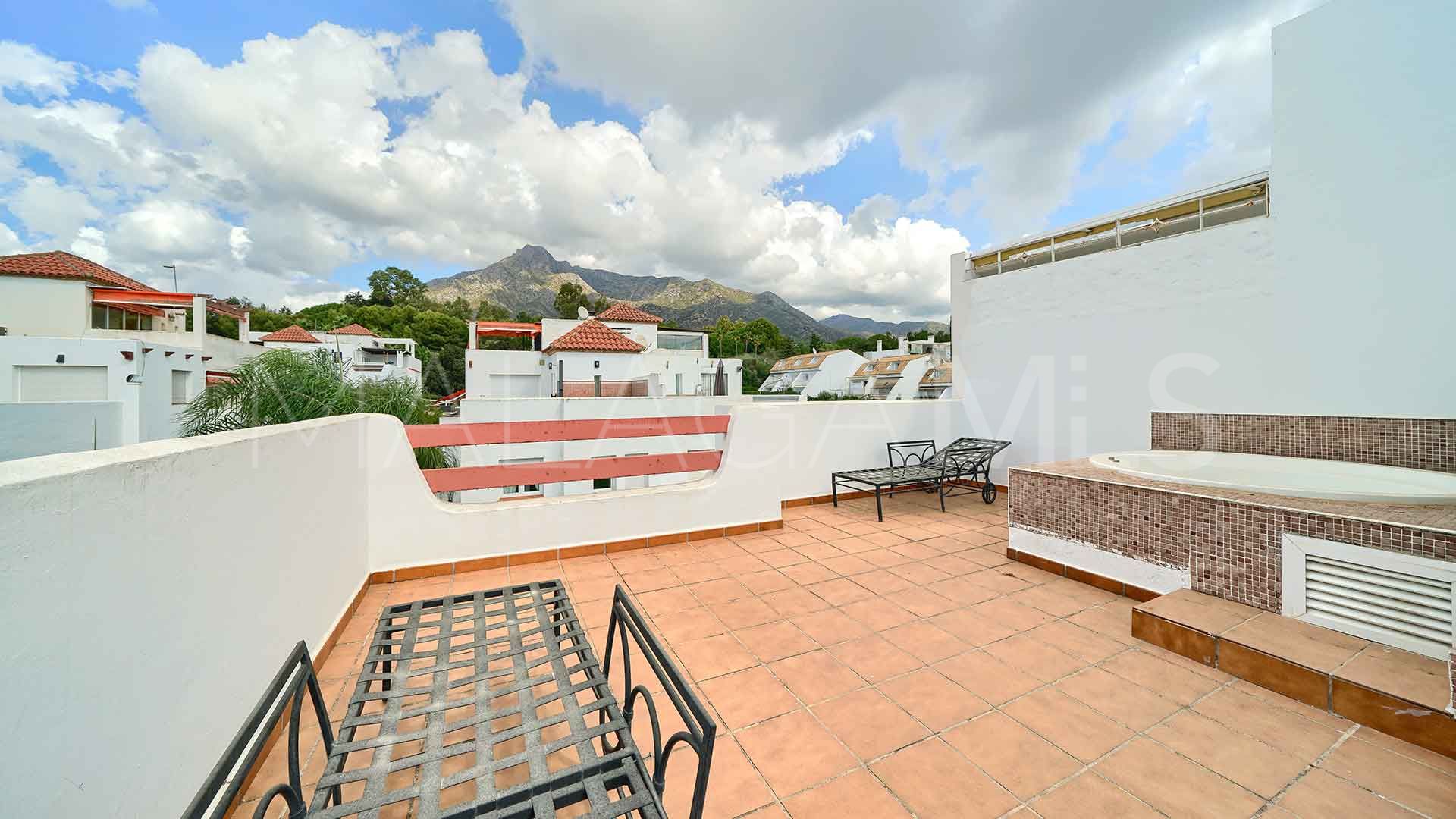 Nagüeles, adosado for sale with 4 bedrooms