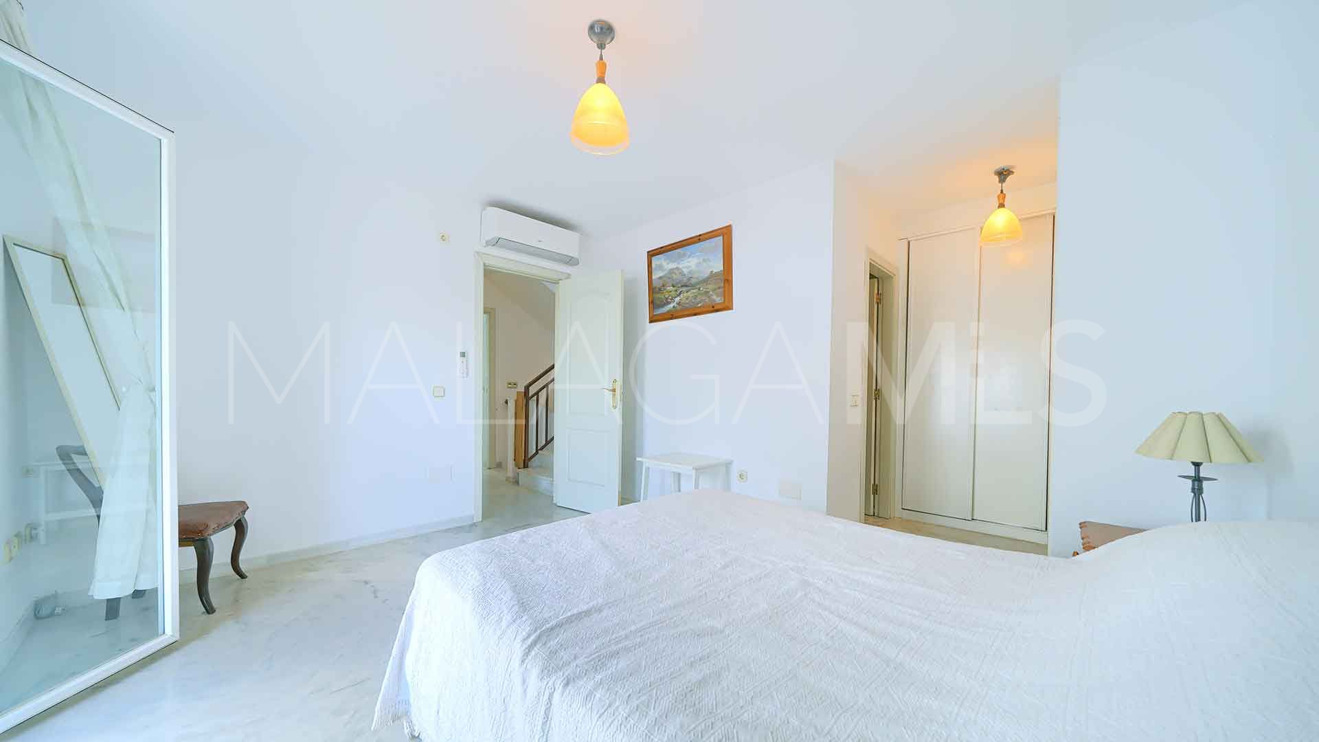 Nagüeles, adosado for sale with 4 bedrooms