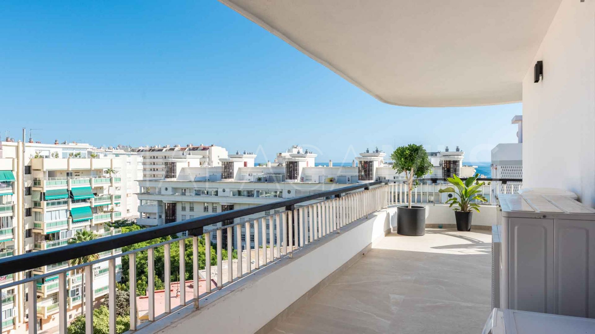 For sale penthouse in Marbella City