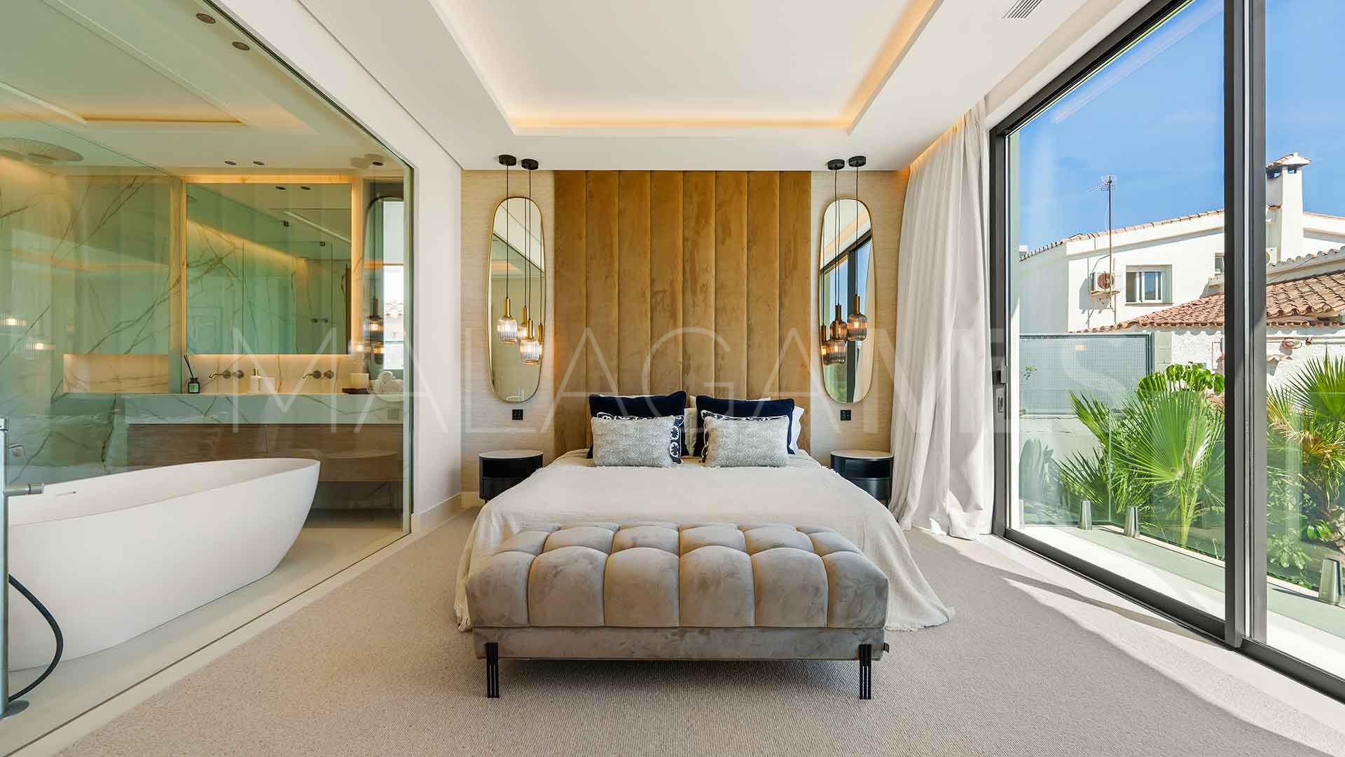 Villa for sale in Linda Vista Baja